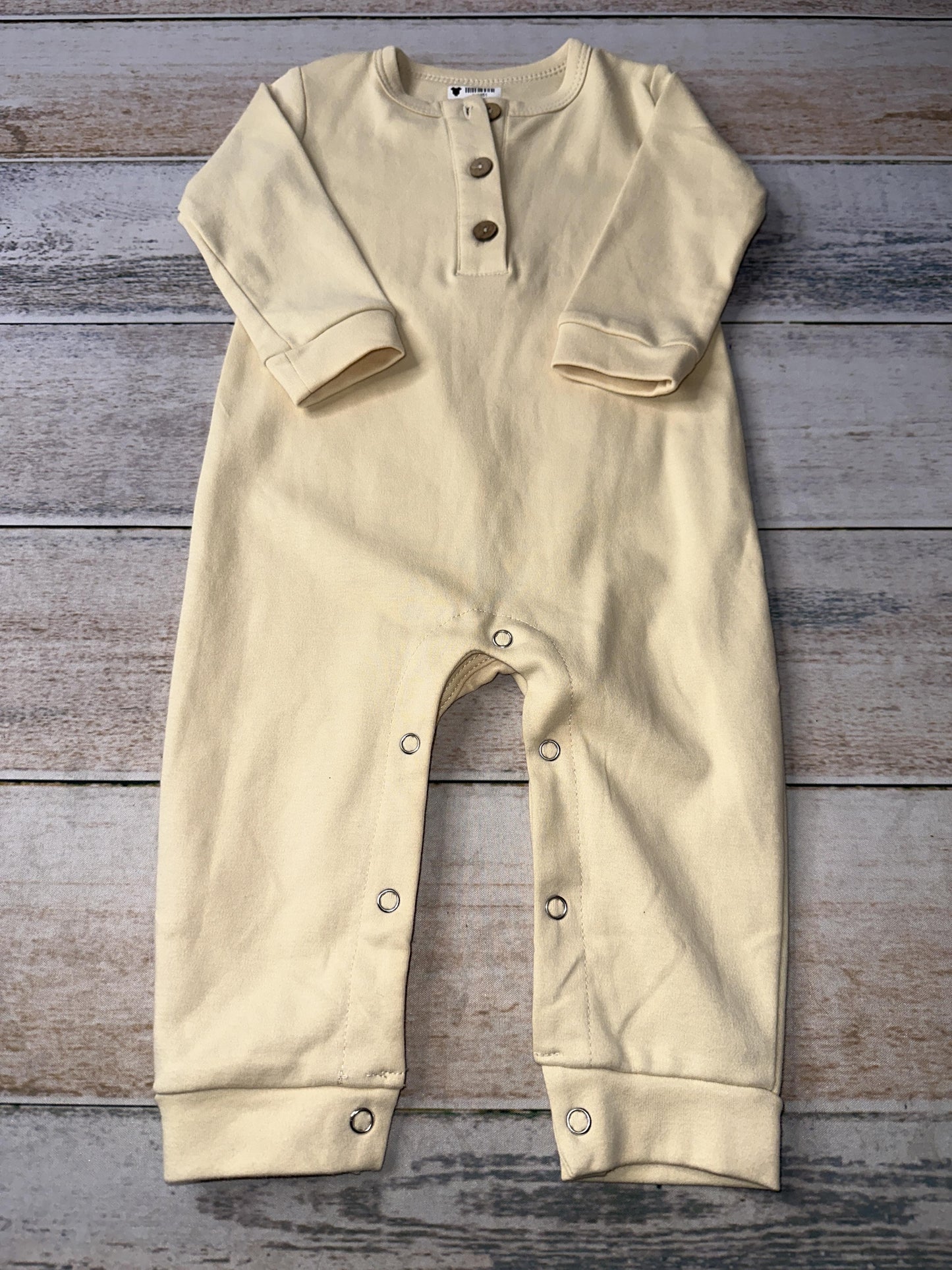 Unisex Long Sleeve Outfit Size: 12 months