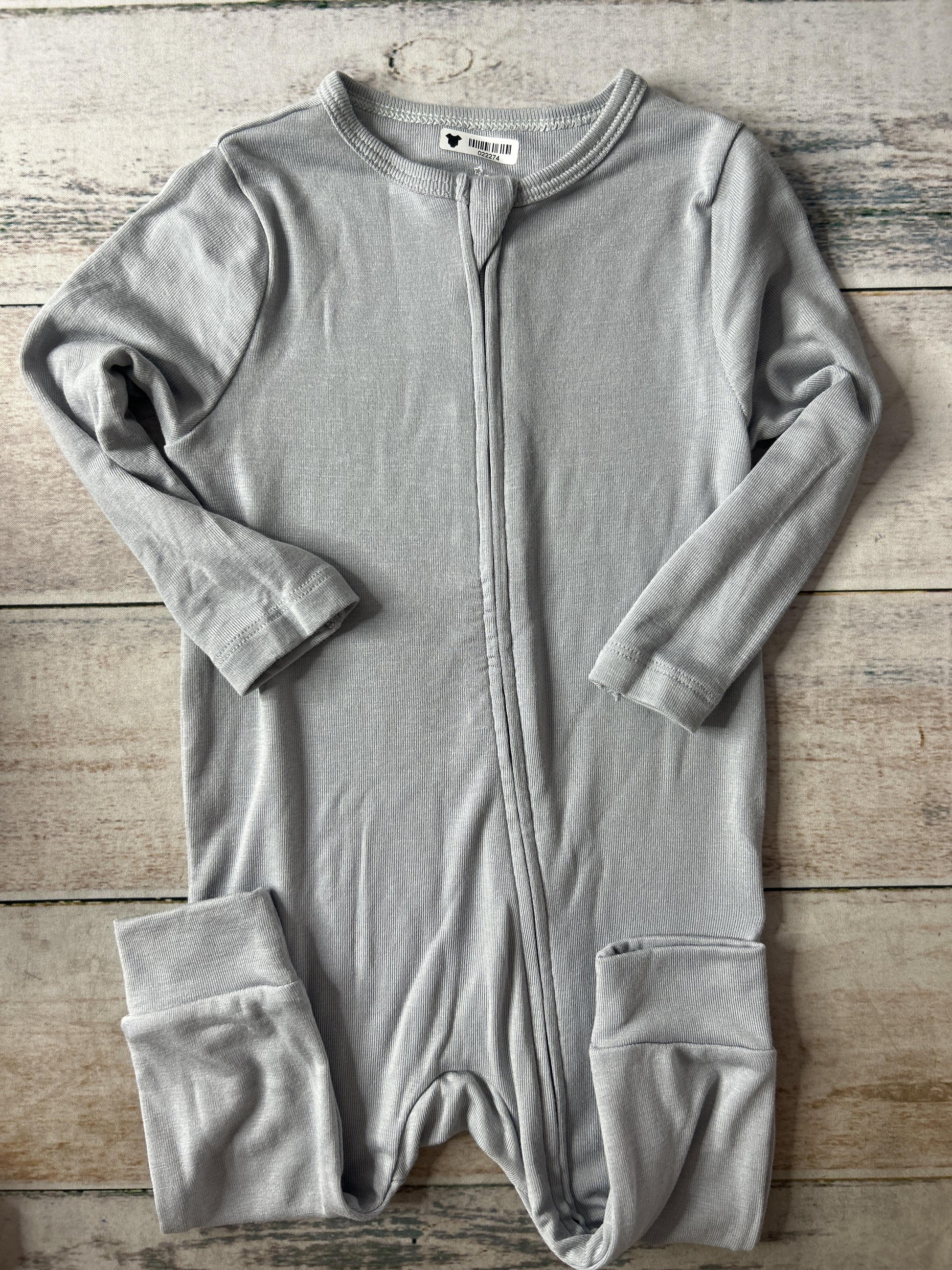 Unisex Shirt Size: 12 months