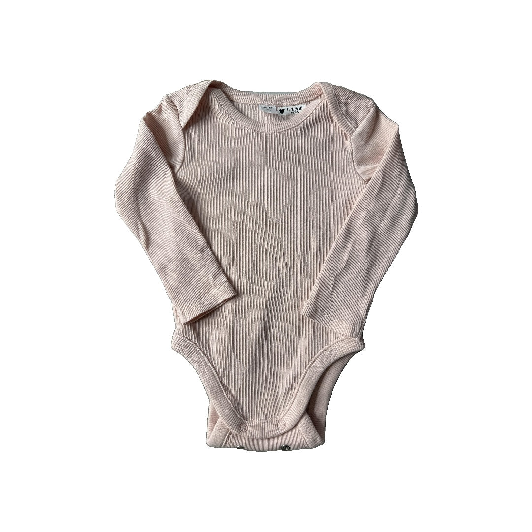 Unisex Onesie Size: 12 months