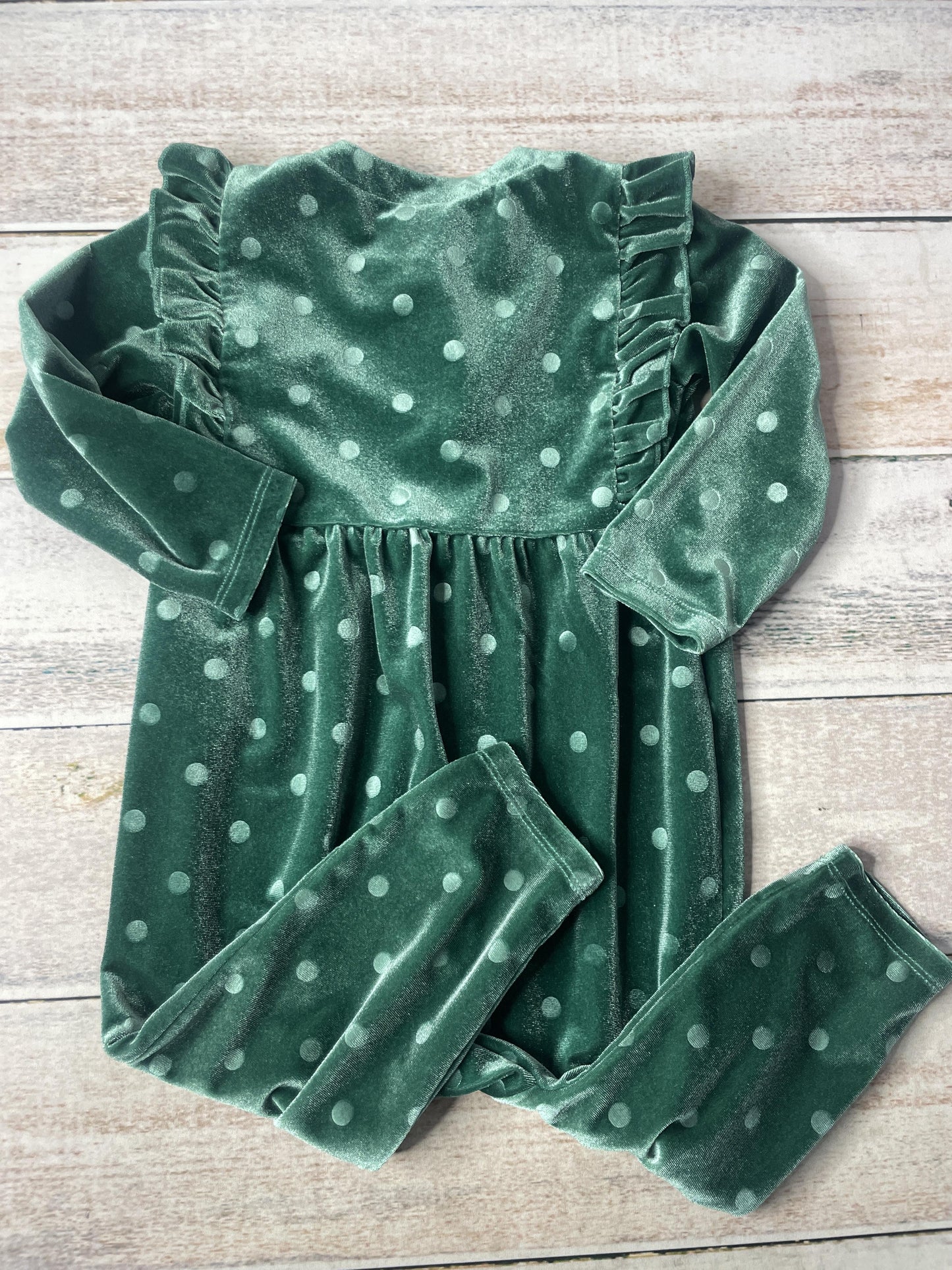Unisex Long Sleeve Outfit Size: 12 months