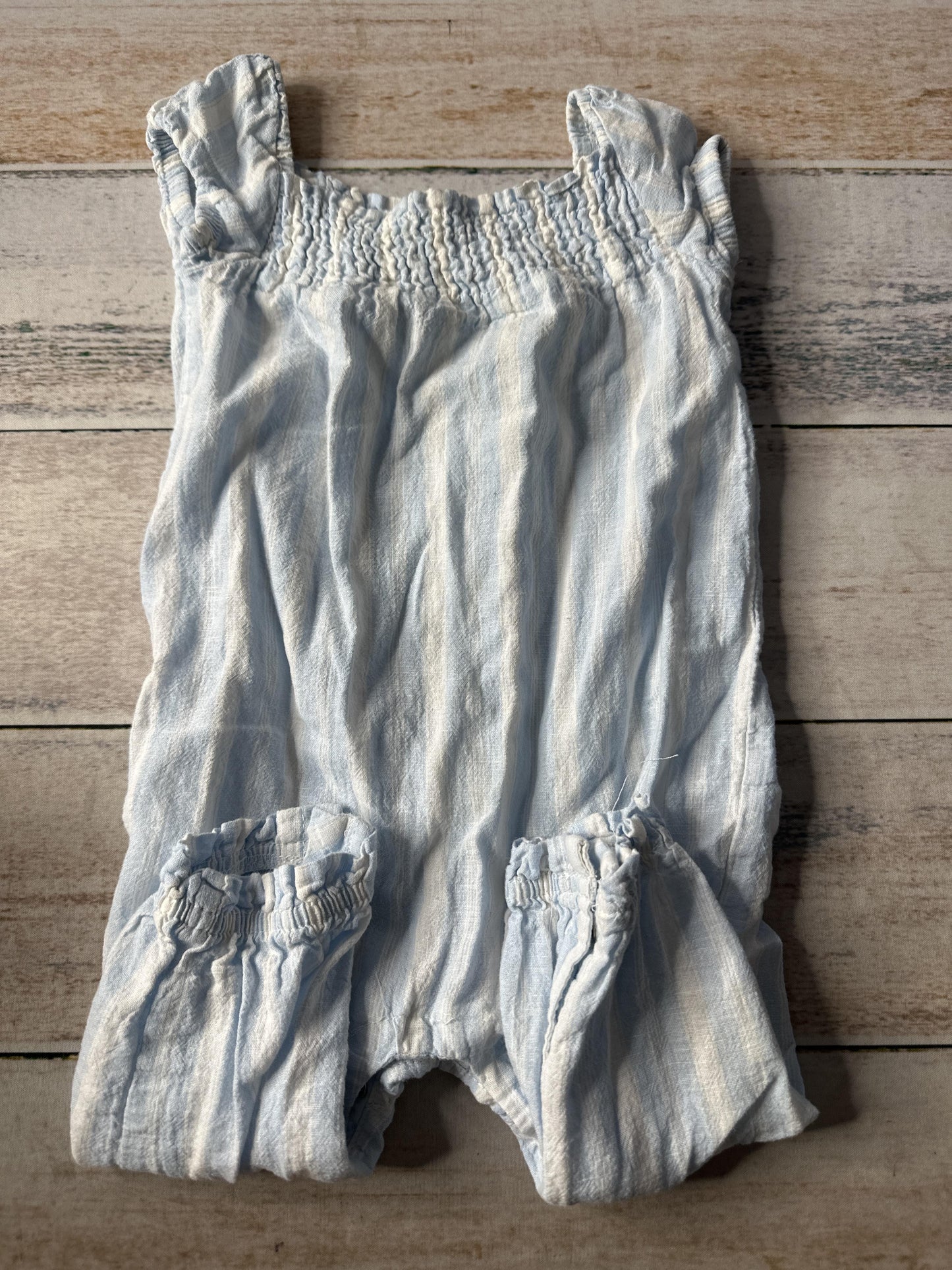 Unisex Romper Size: 12 months