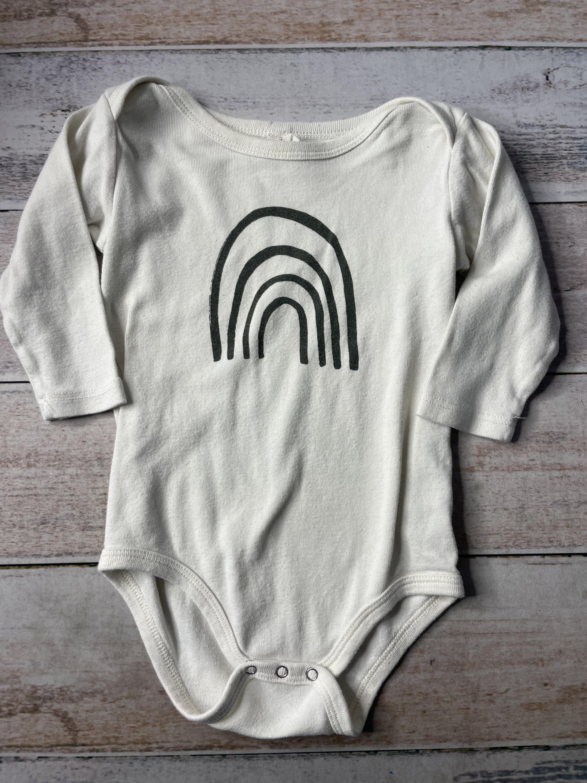 Unisex Onesie Size: 18-24 months
