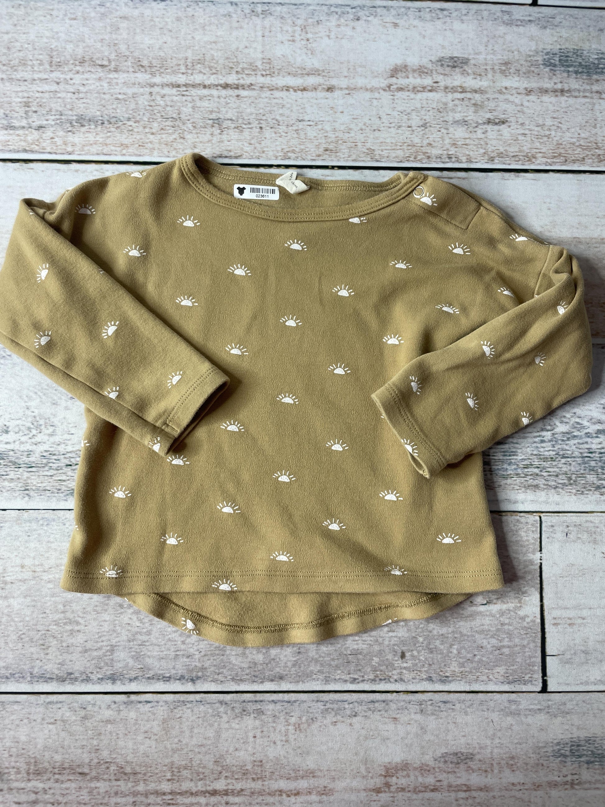 Quincy Mae Unisex Shirt Size: 18-24 months