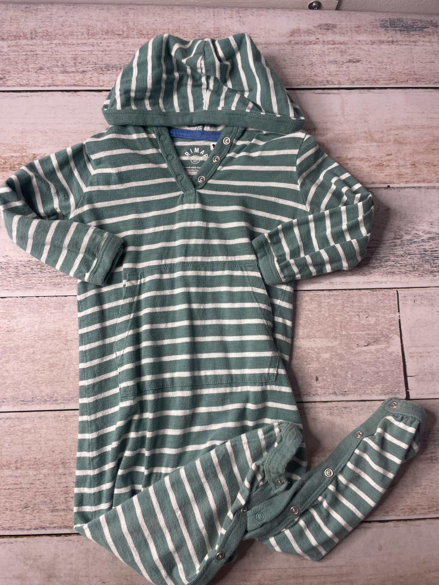 Primary Unisex Long Sleeve Outfit Size: 18-24 months