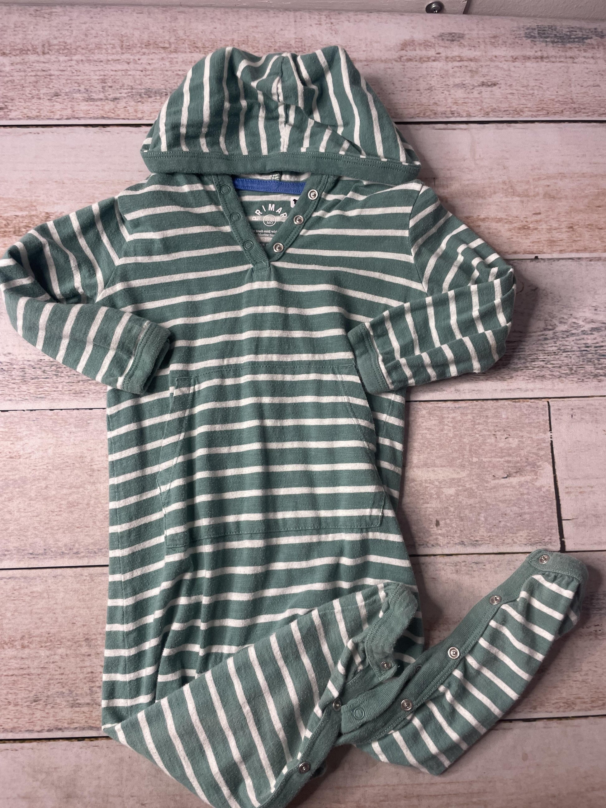 Primary Unisex Long Sleeve Outfit Size: 18-24 months