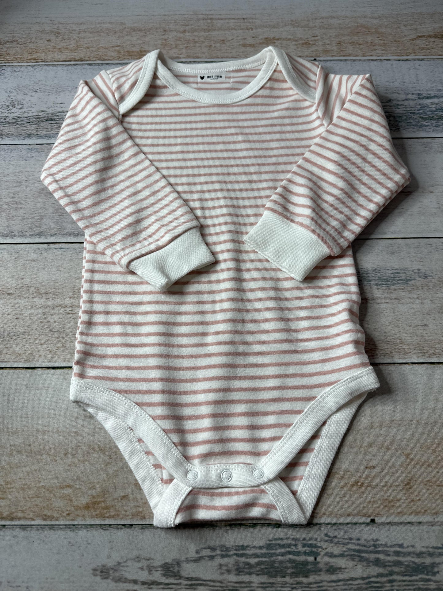 Unisex Onesie Size: 18-24 months