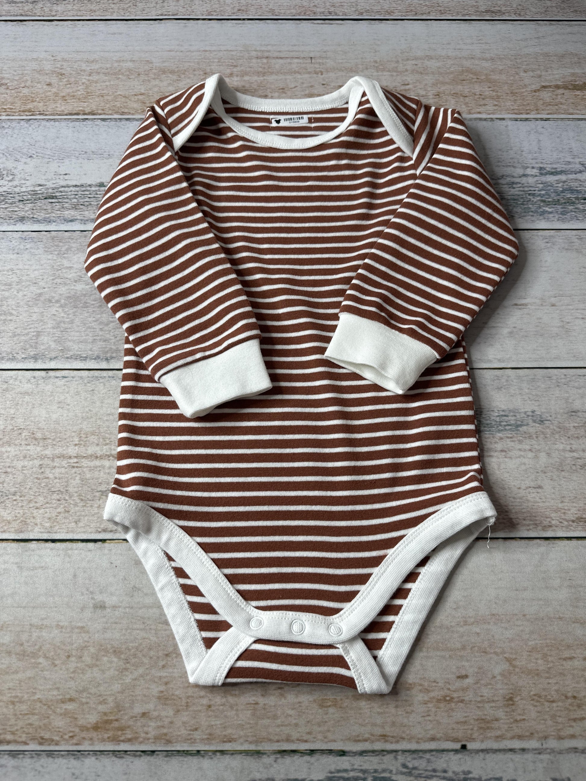 Unisex Onesie Size: 18-24 months