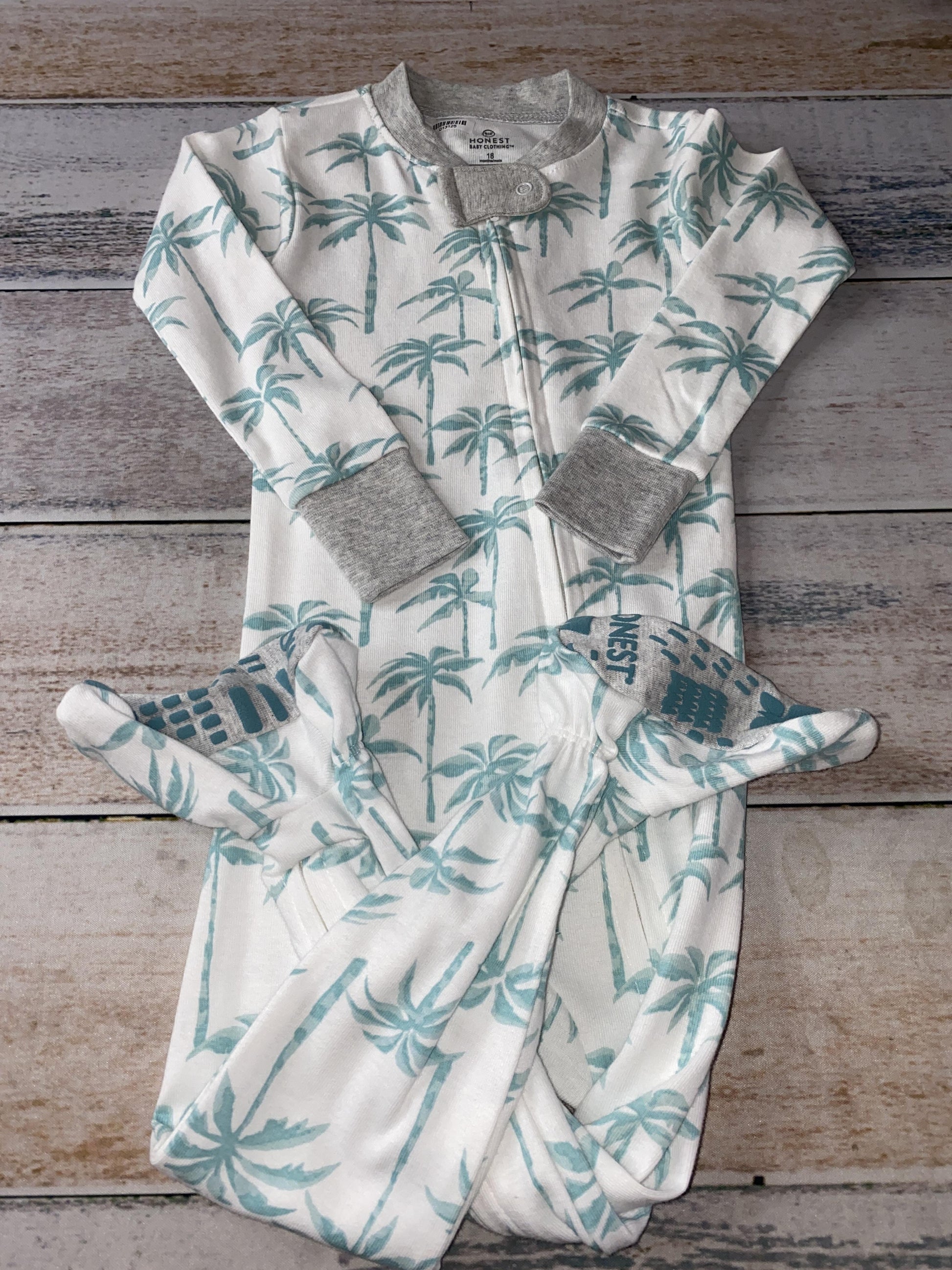 Honest co Unisex Pajamas Size: 18 months