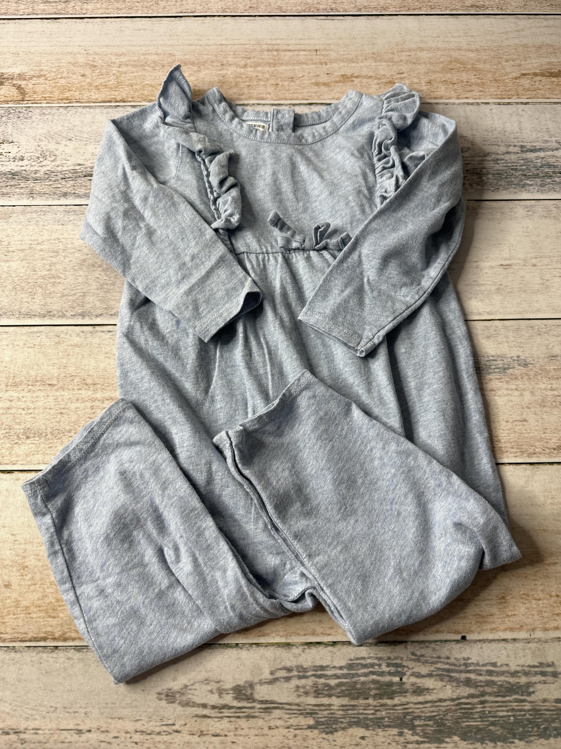 Unisex Long Sleeve Outfit Size: 18 months
