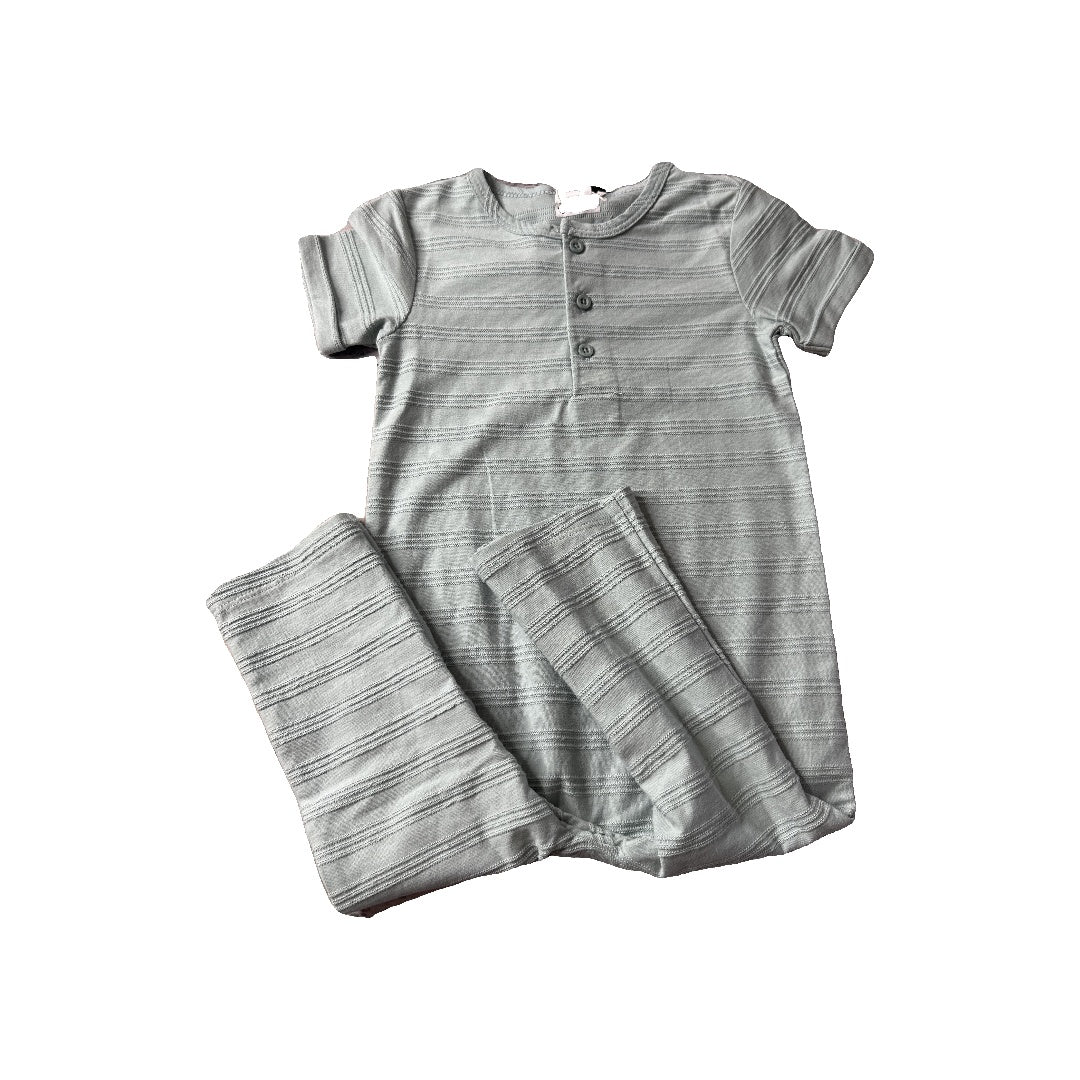 Unisex Romper Size: 18 months