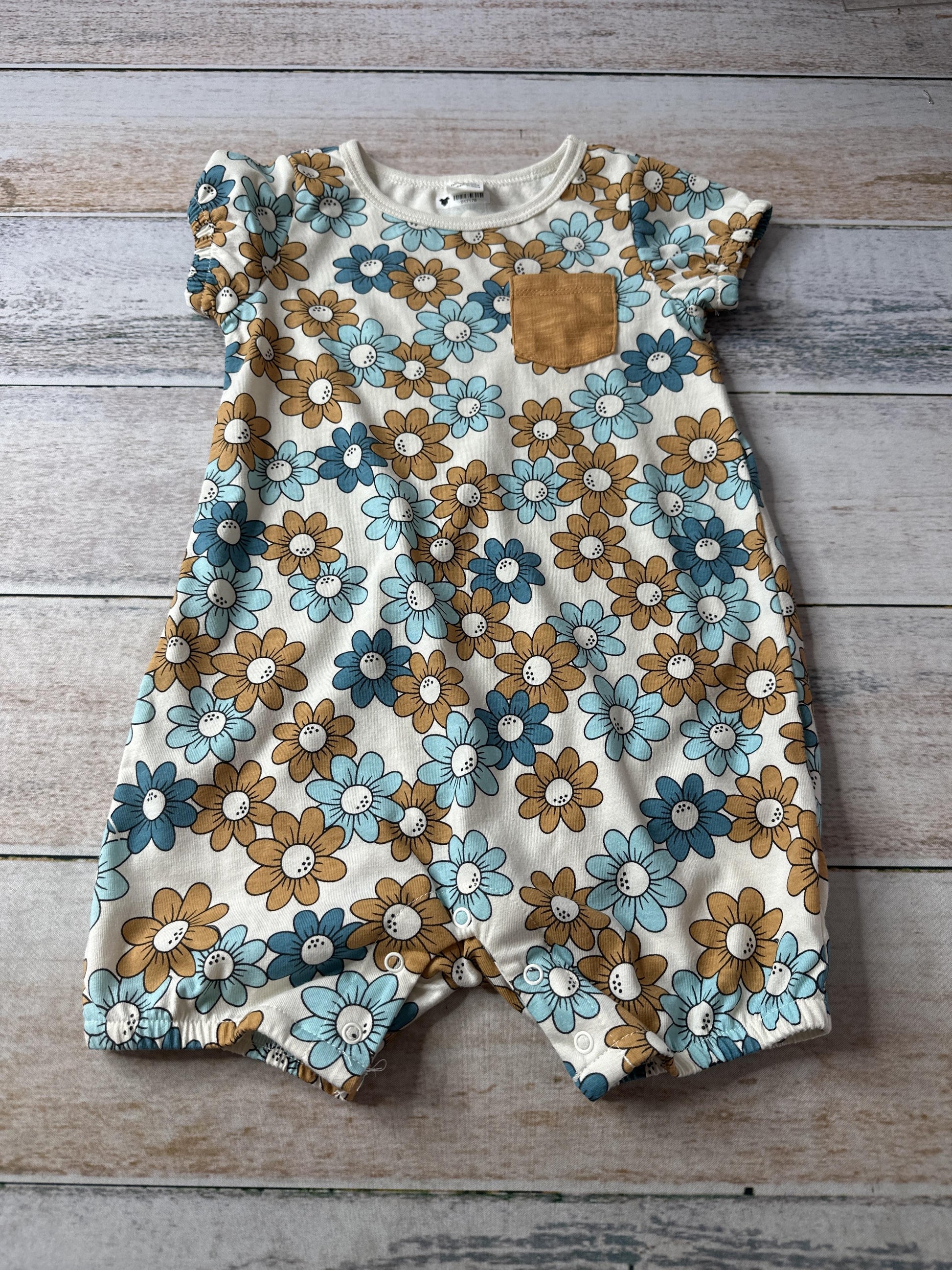 Unisex Romper Size: 18 months