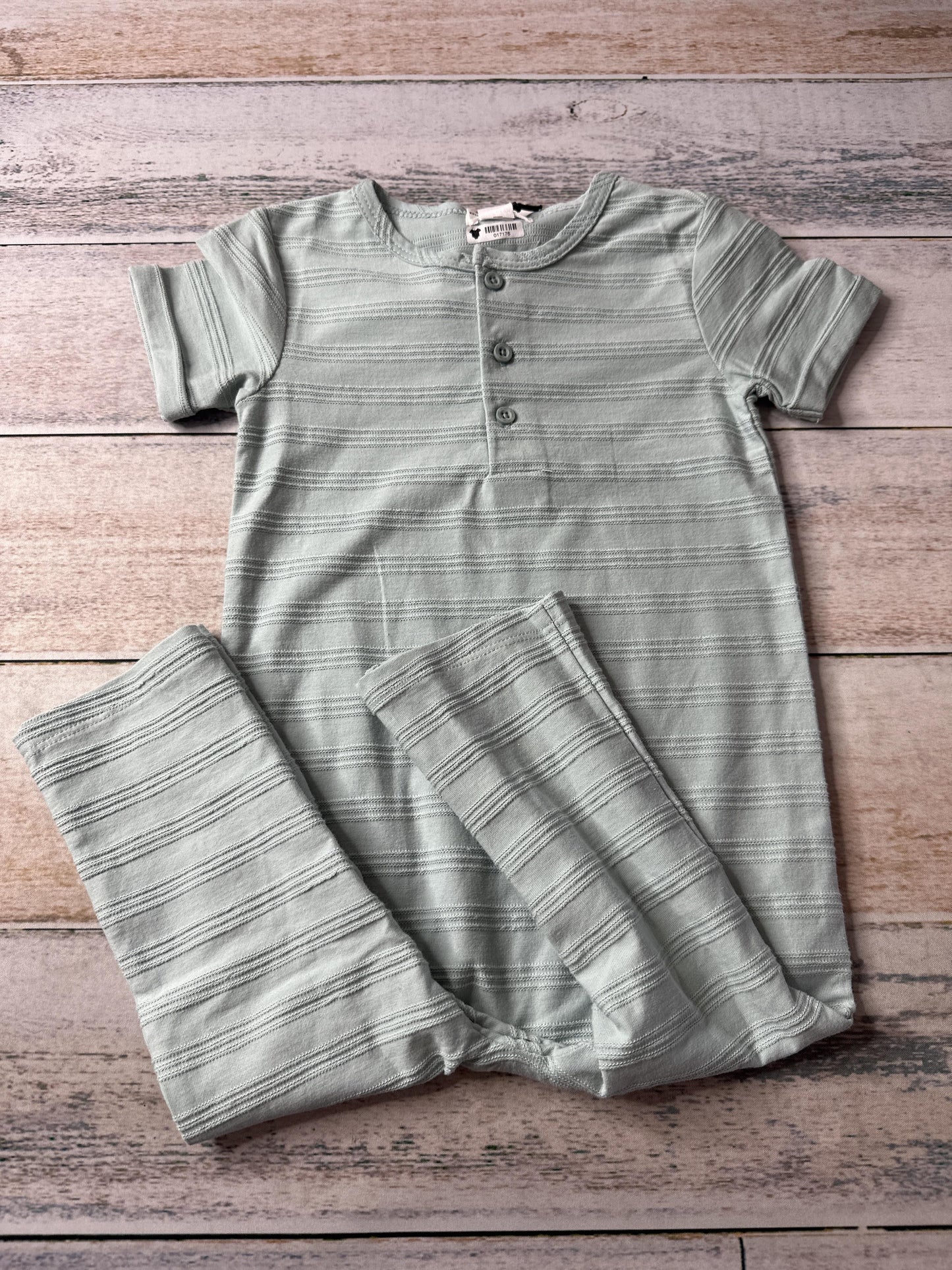 Unisex Romper Size: 18 months