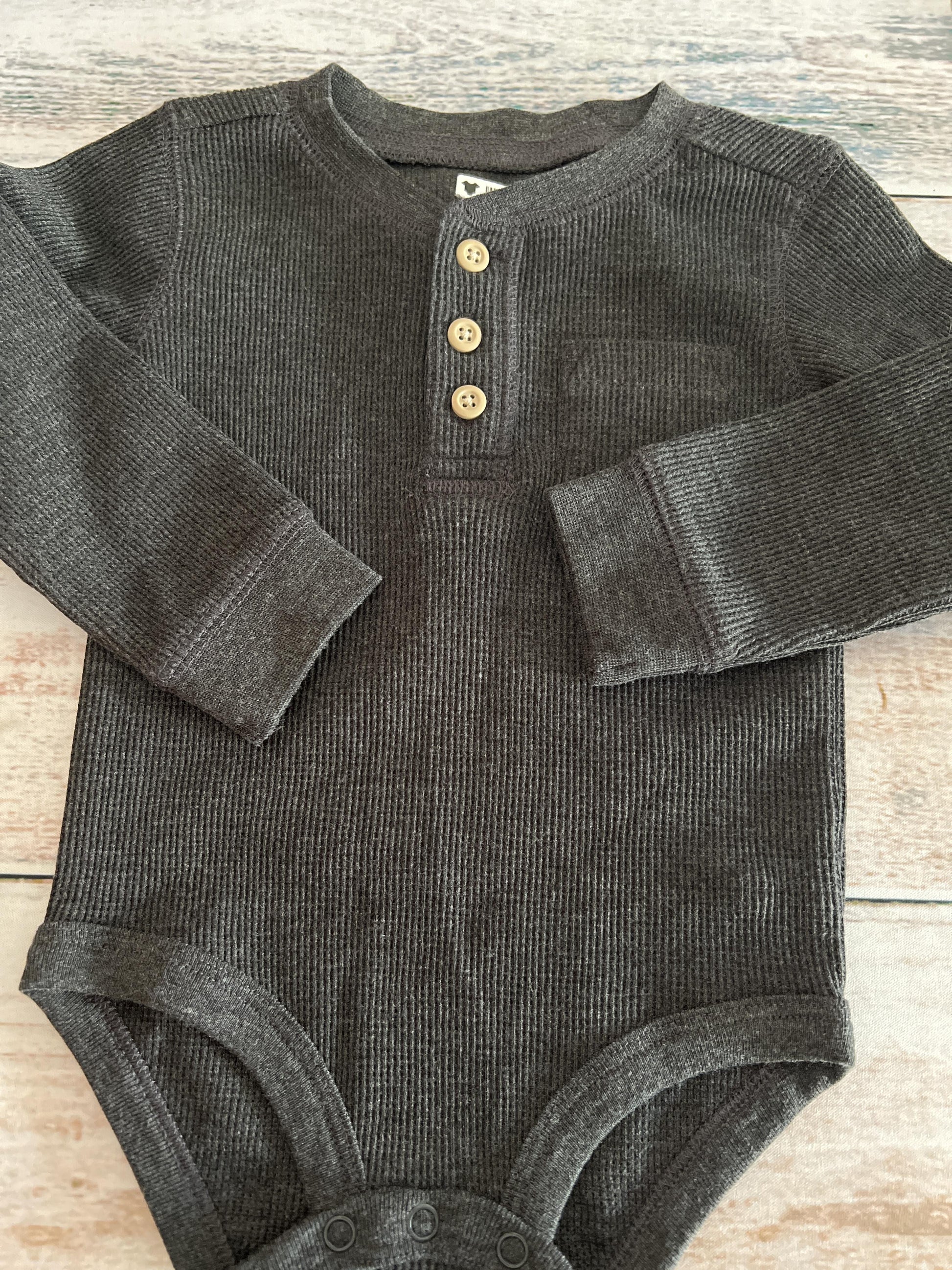 Planet Cotton Unisex Onesie Size: 18 months