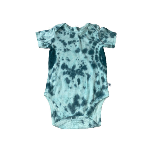 Honest co Unisex Onesie Size: 18 months