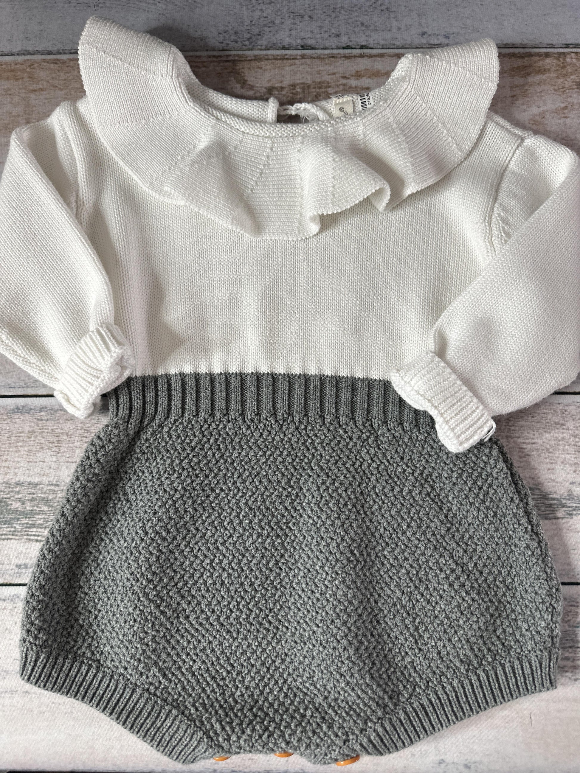 Angou Unisex Long Sleeve Outfit Size: 18 months