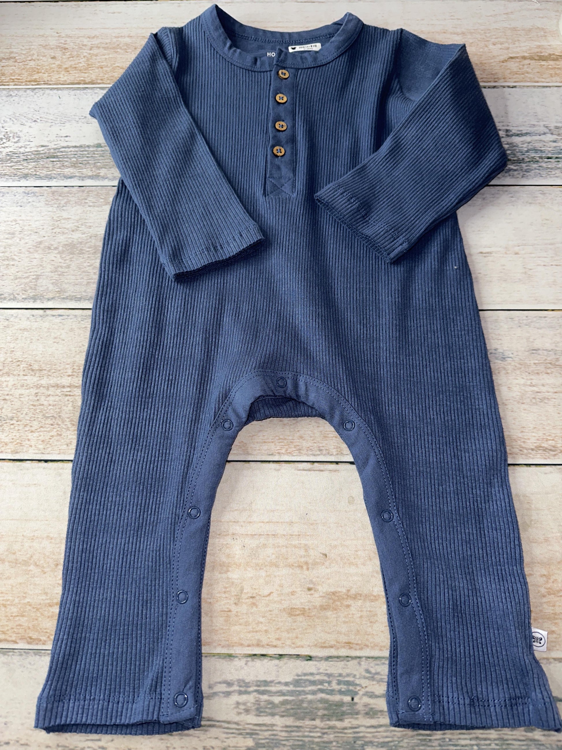 Honest co Unisex Long Sleeve Outfit Size: 18 months