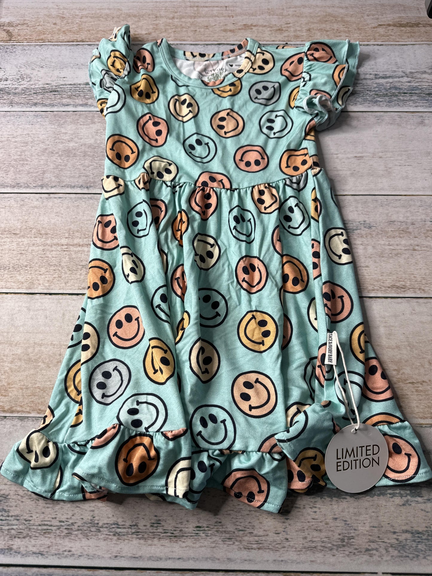 Sage and Ivory Girls Dress Size: 2-3 Years