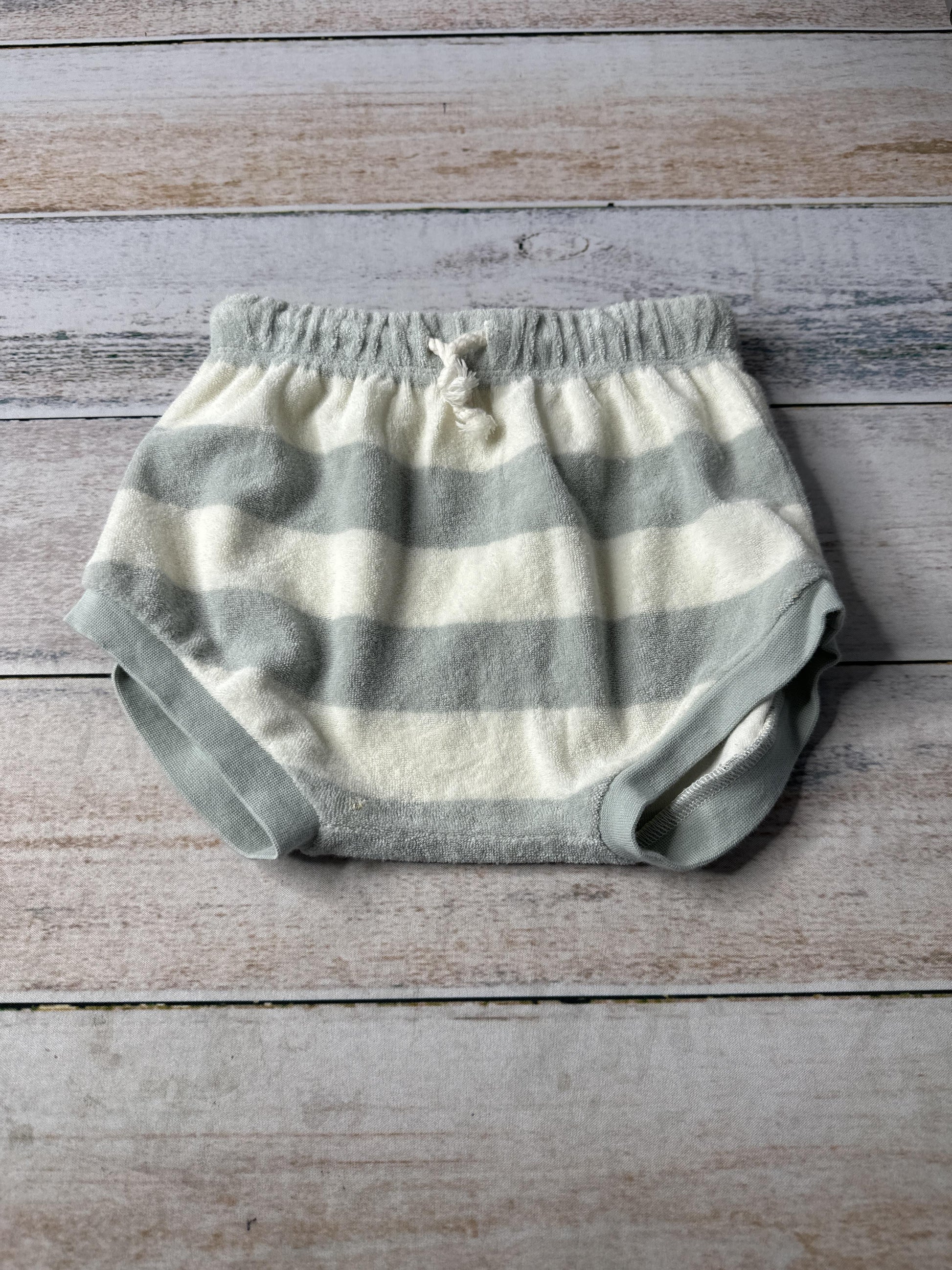 Quincy Mae Unisex Shorts Size: 2-3 Years