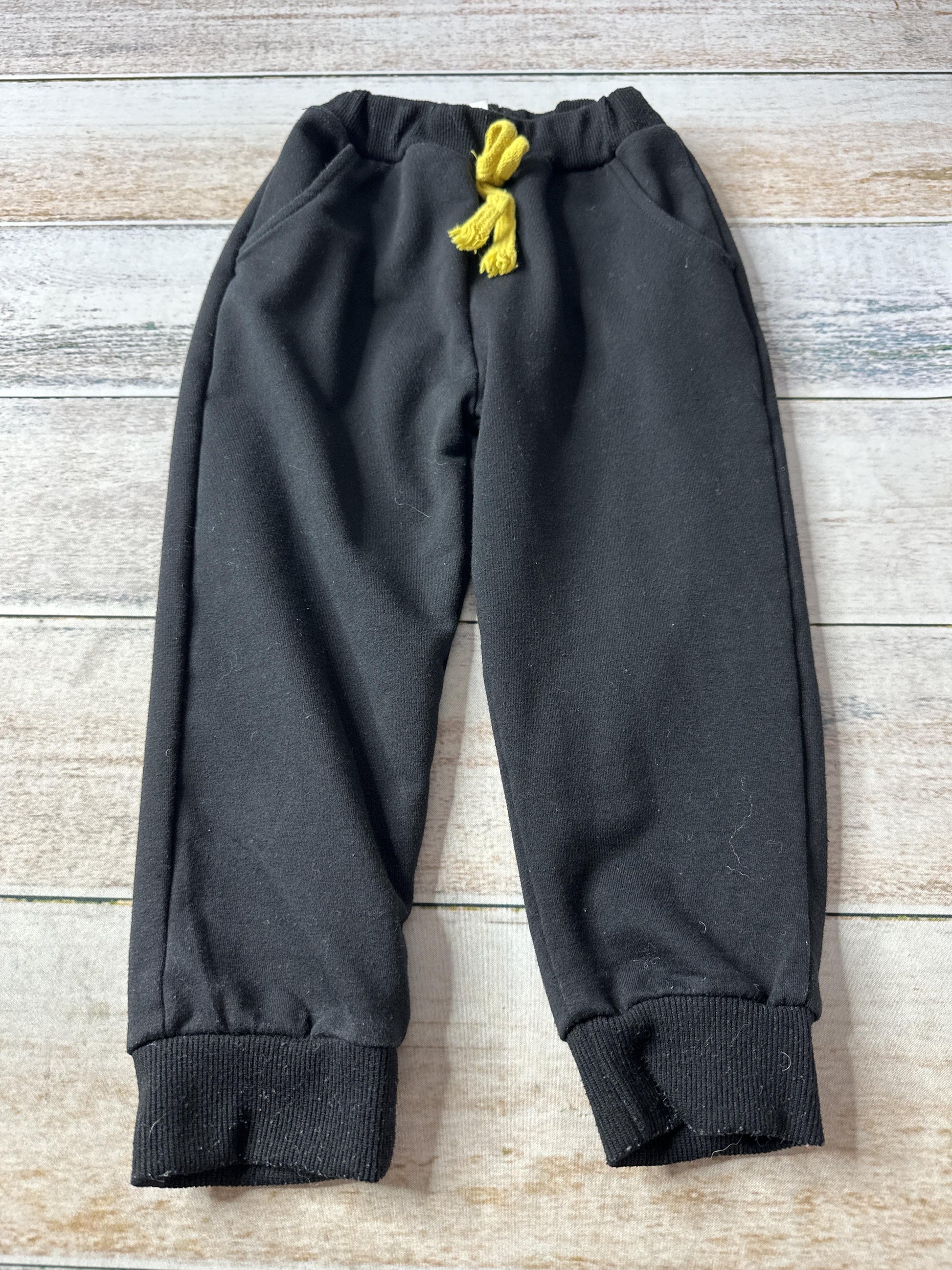 Unisex Pants Size: 24 months