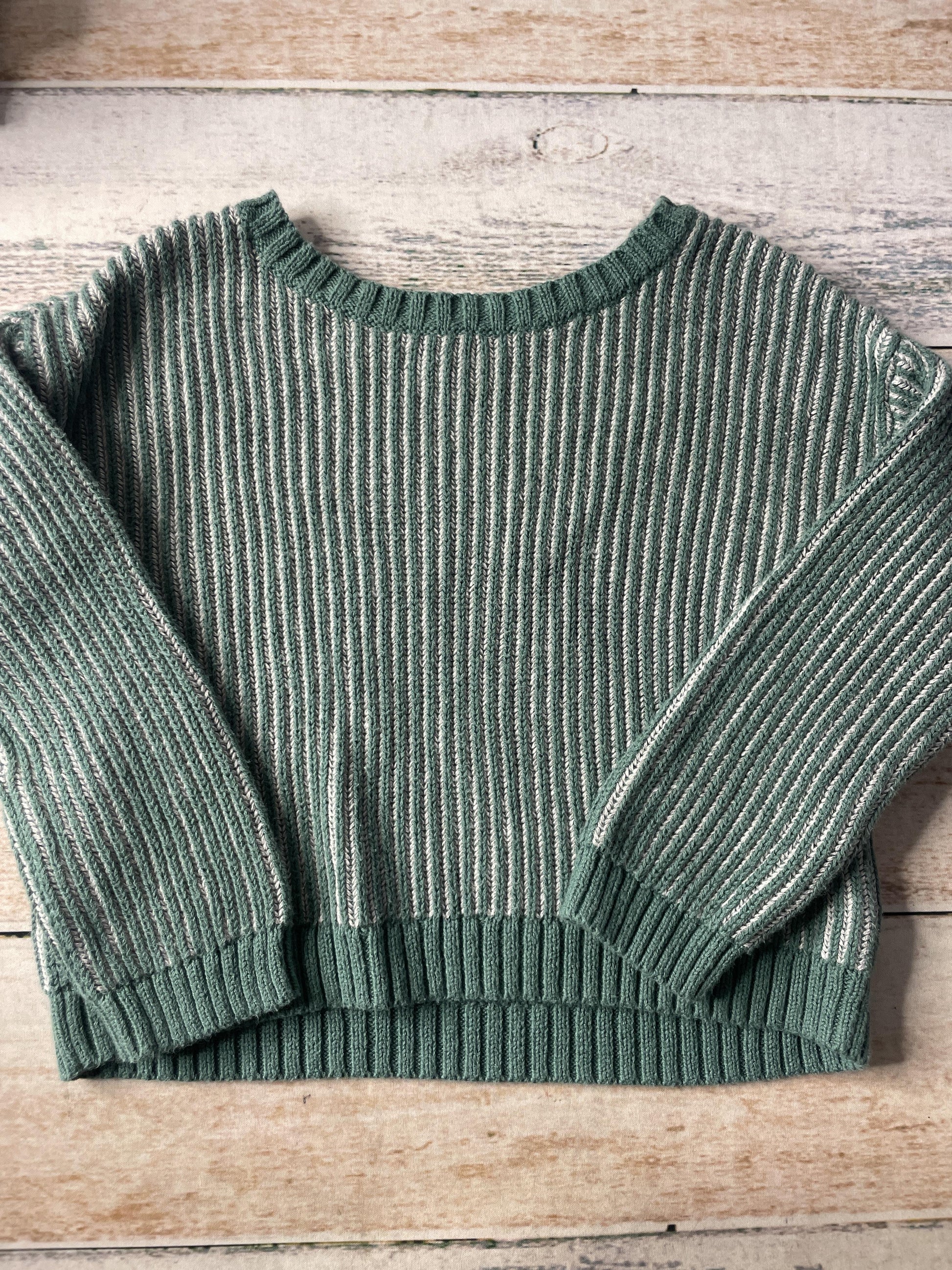Unisex Sweater Size: 24 months