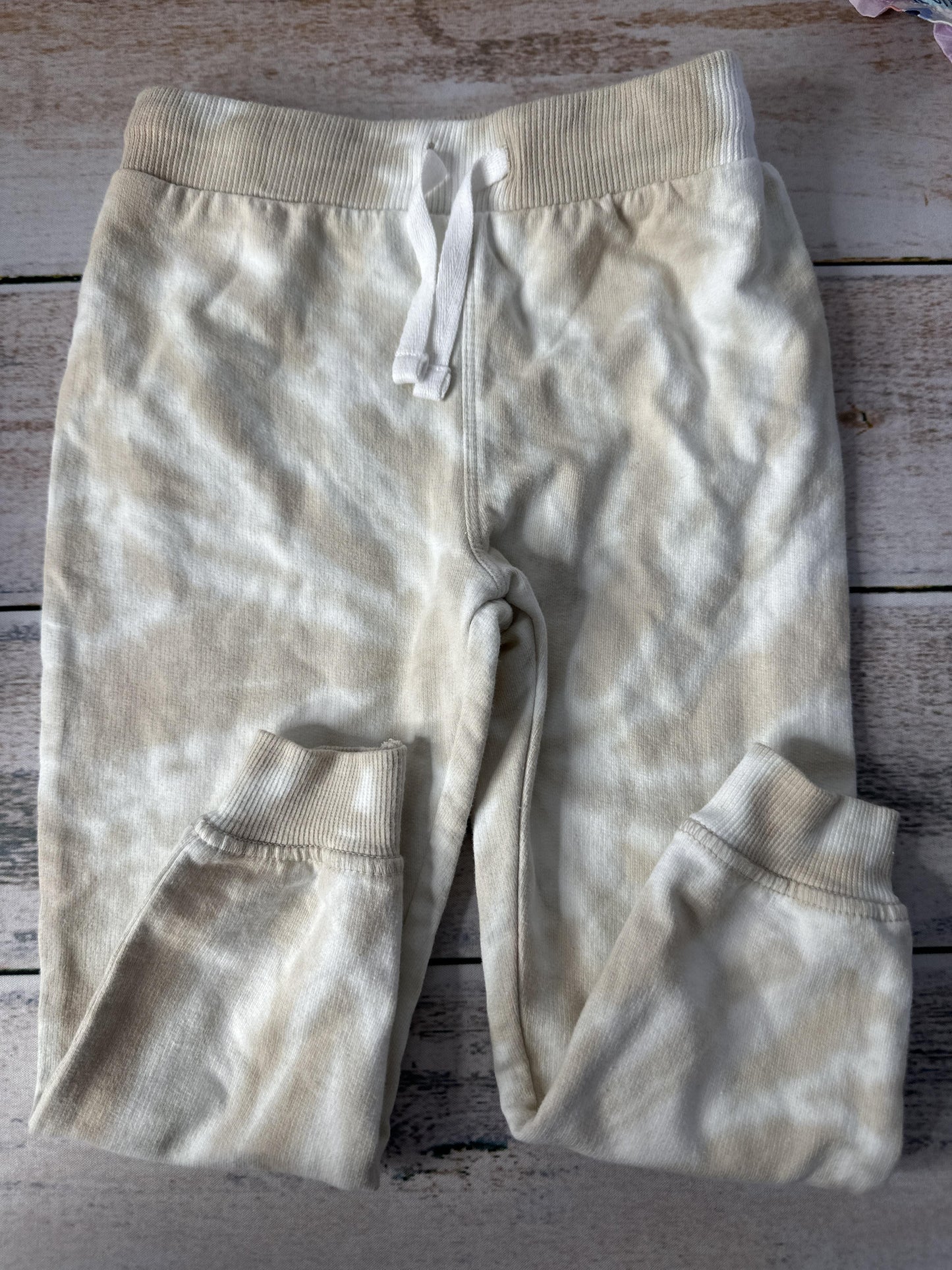 Unisex Pants Size: 24 months