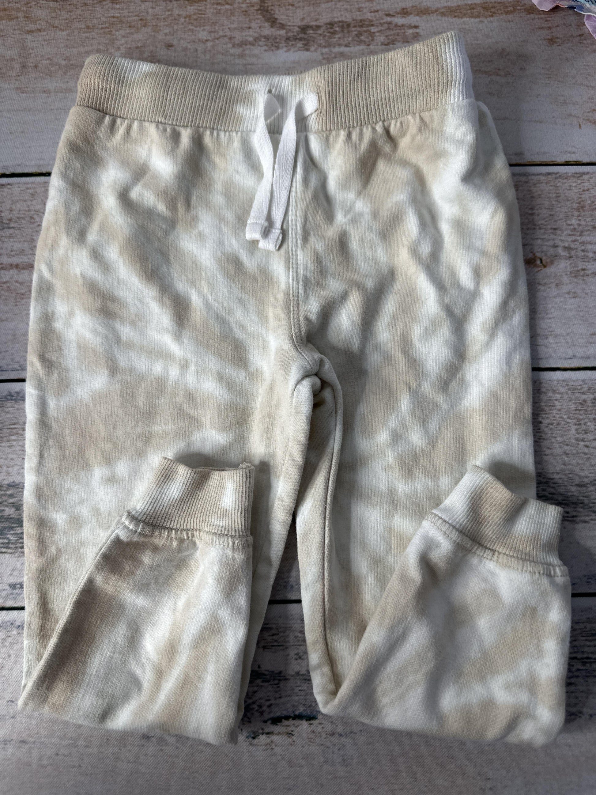 Unisex Pants Size: 24 months