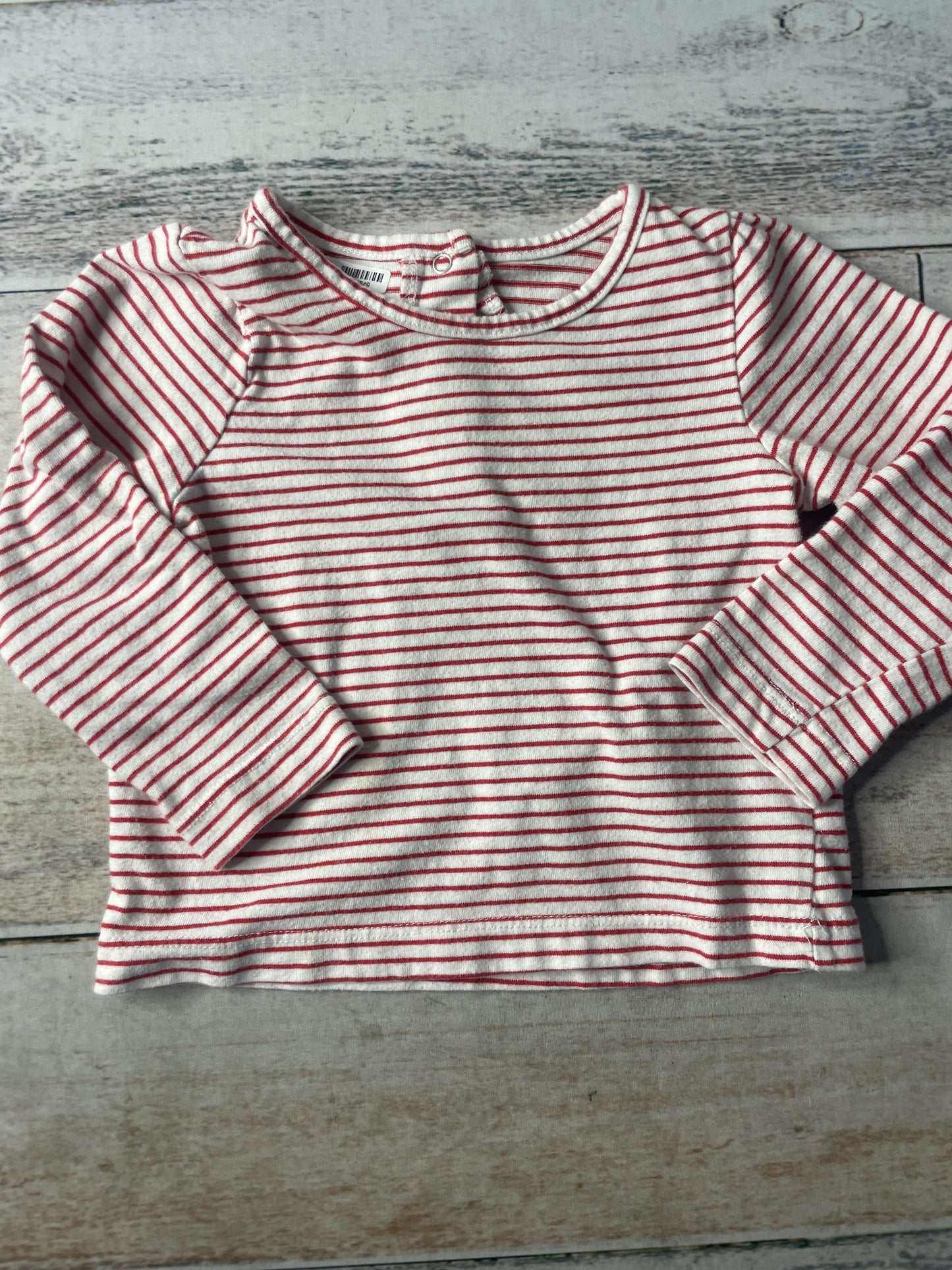 Unisex Shirt Size: 24 months