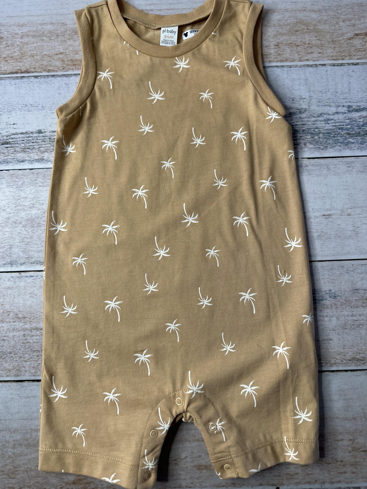 Unisex Romper Size: 24 months