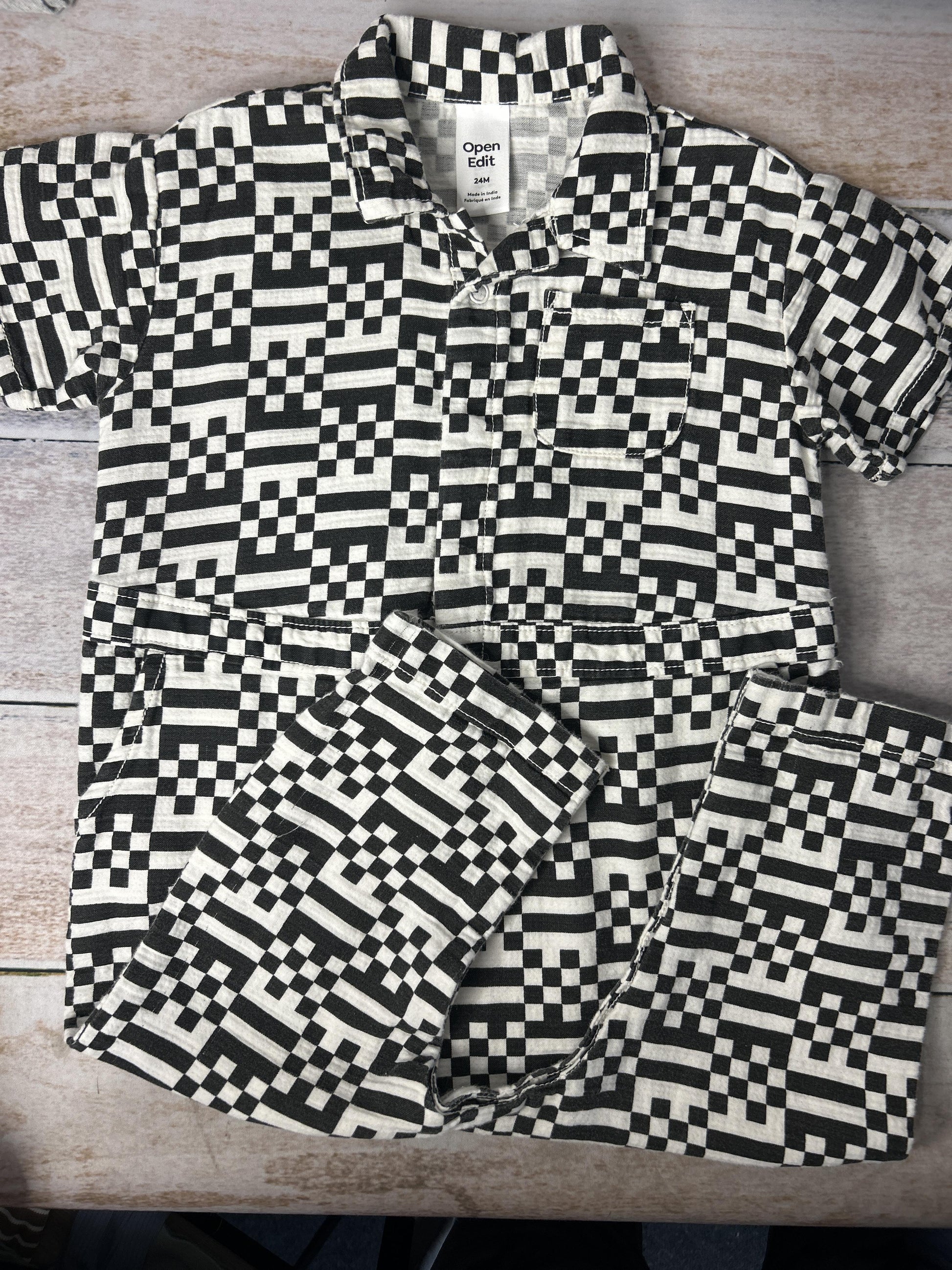 Unisex Shorts Size: 24 months