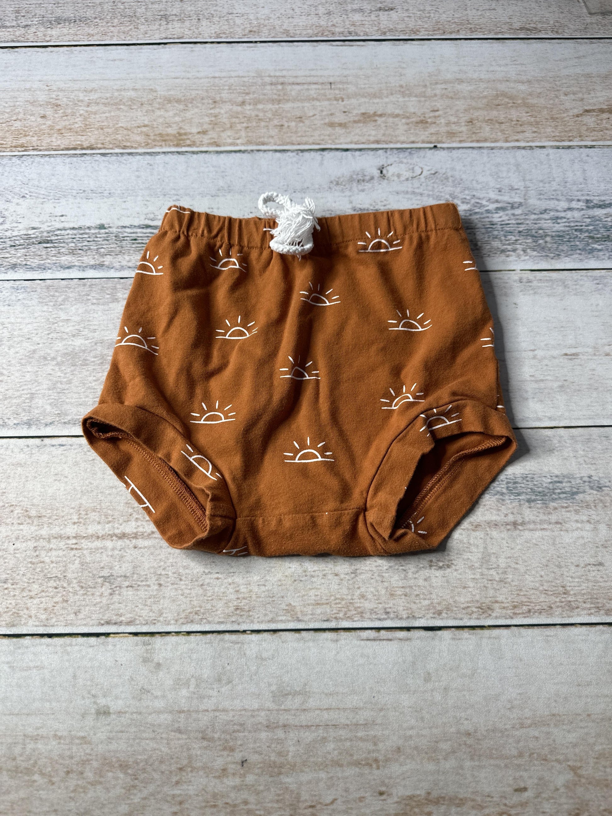 Unisex Shorts Size: 2T