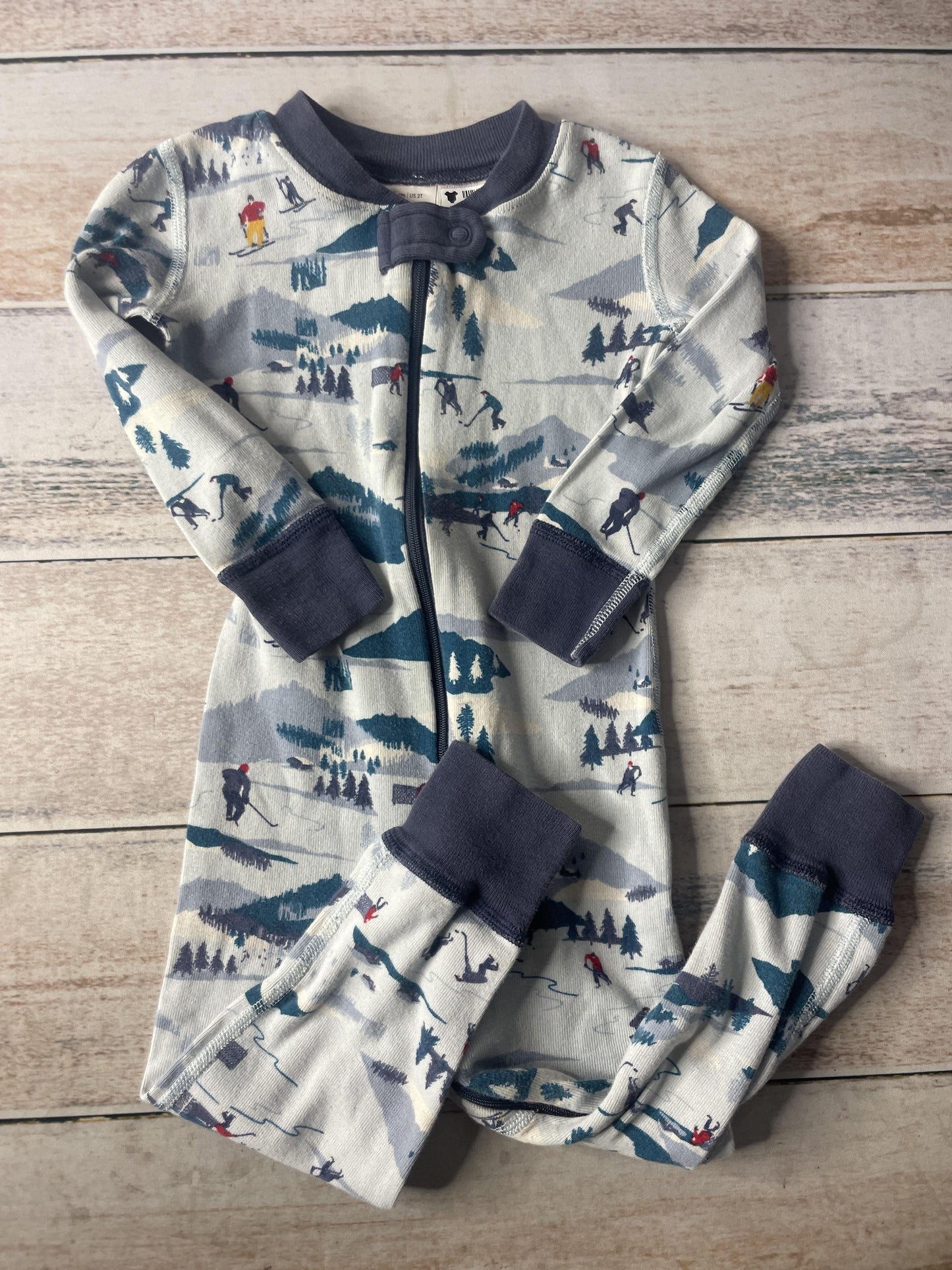 Unisex Pajamas Size: 2T