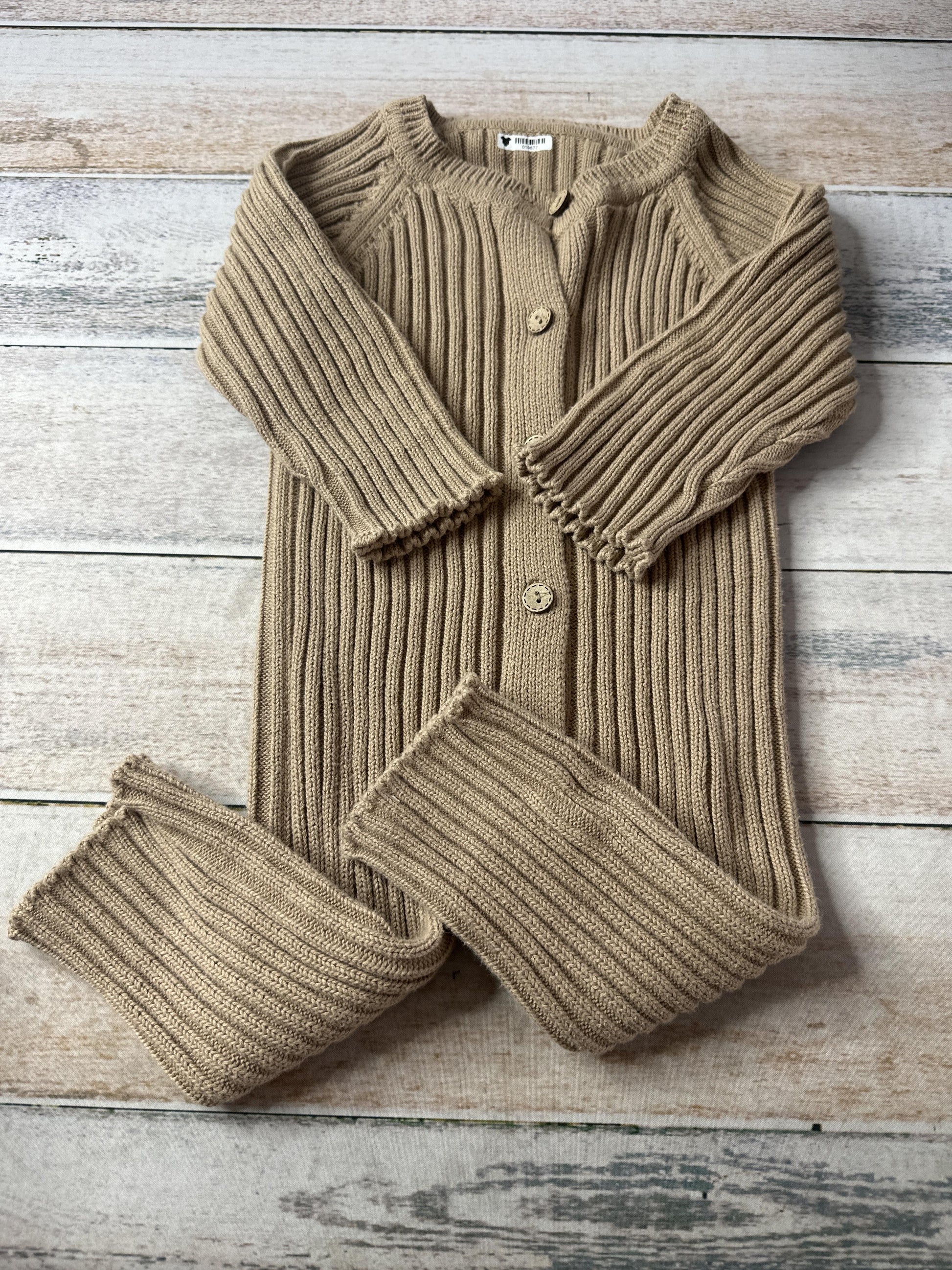 Unisex Long Sleeve Outfit Size: 2T