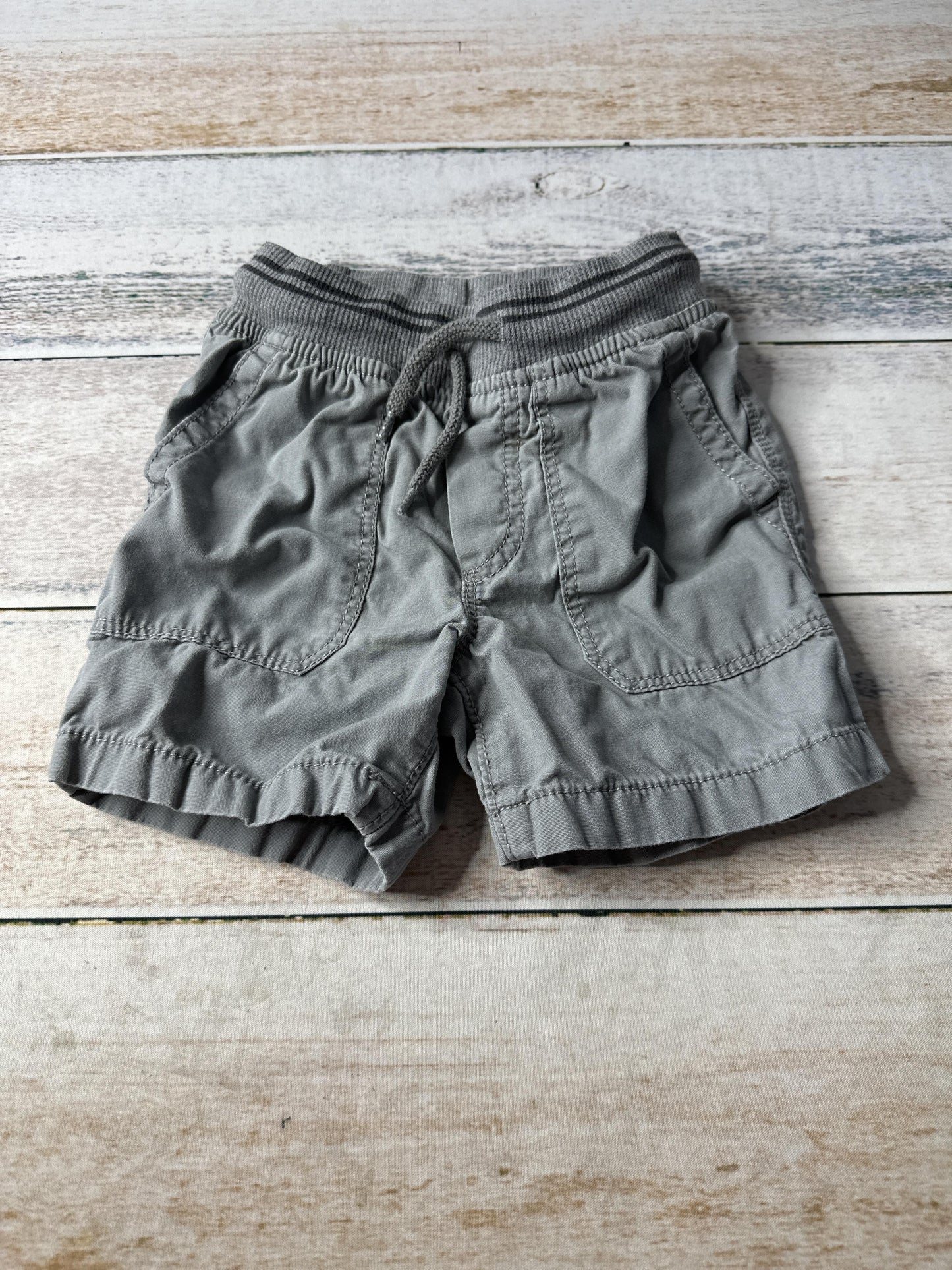Unisex Shorts Size: 2T