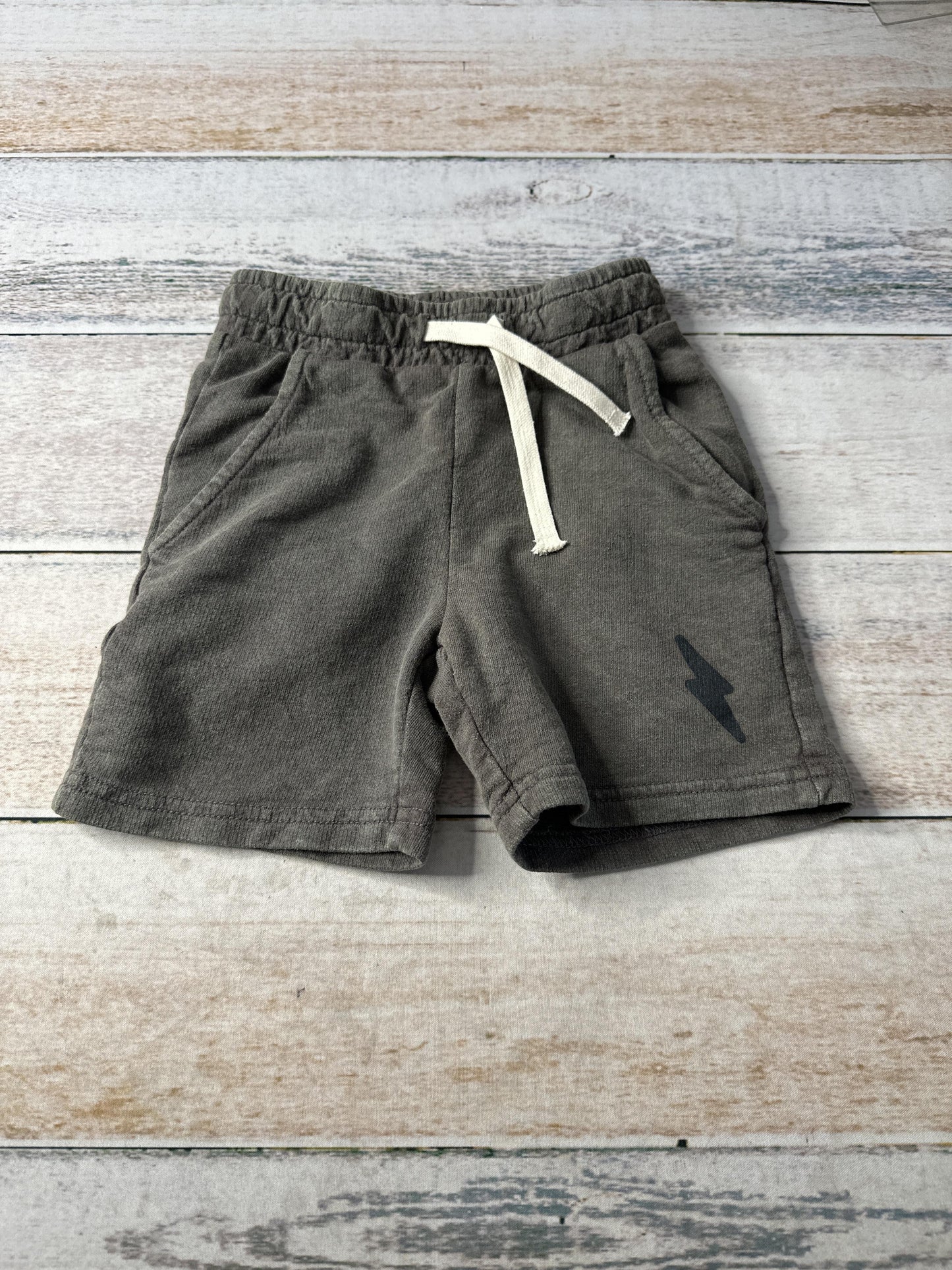 Tiny Whales Unisex Shorts Size: 2T