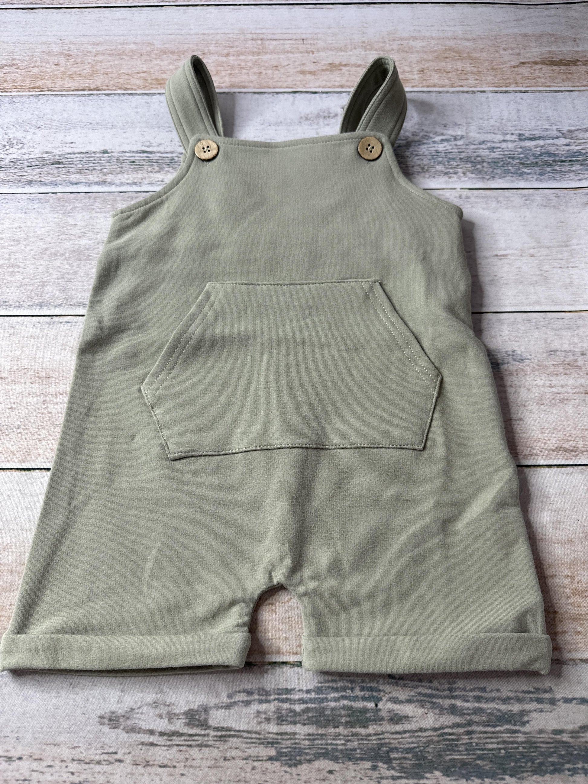 Sage and Ivory Unisex Romper Size: 2T