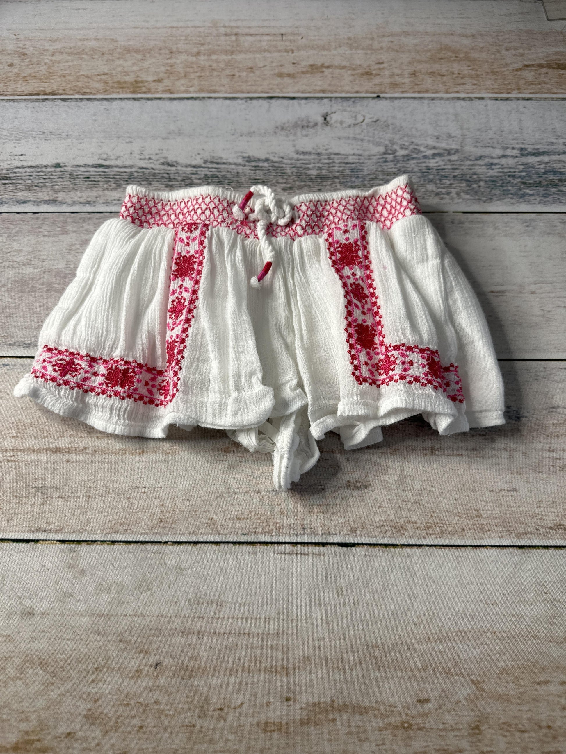 Unisex Shorts Size: 2T