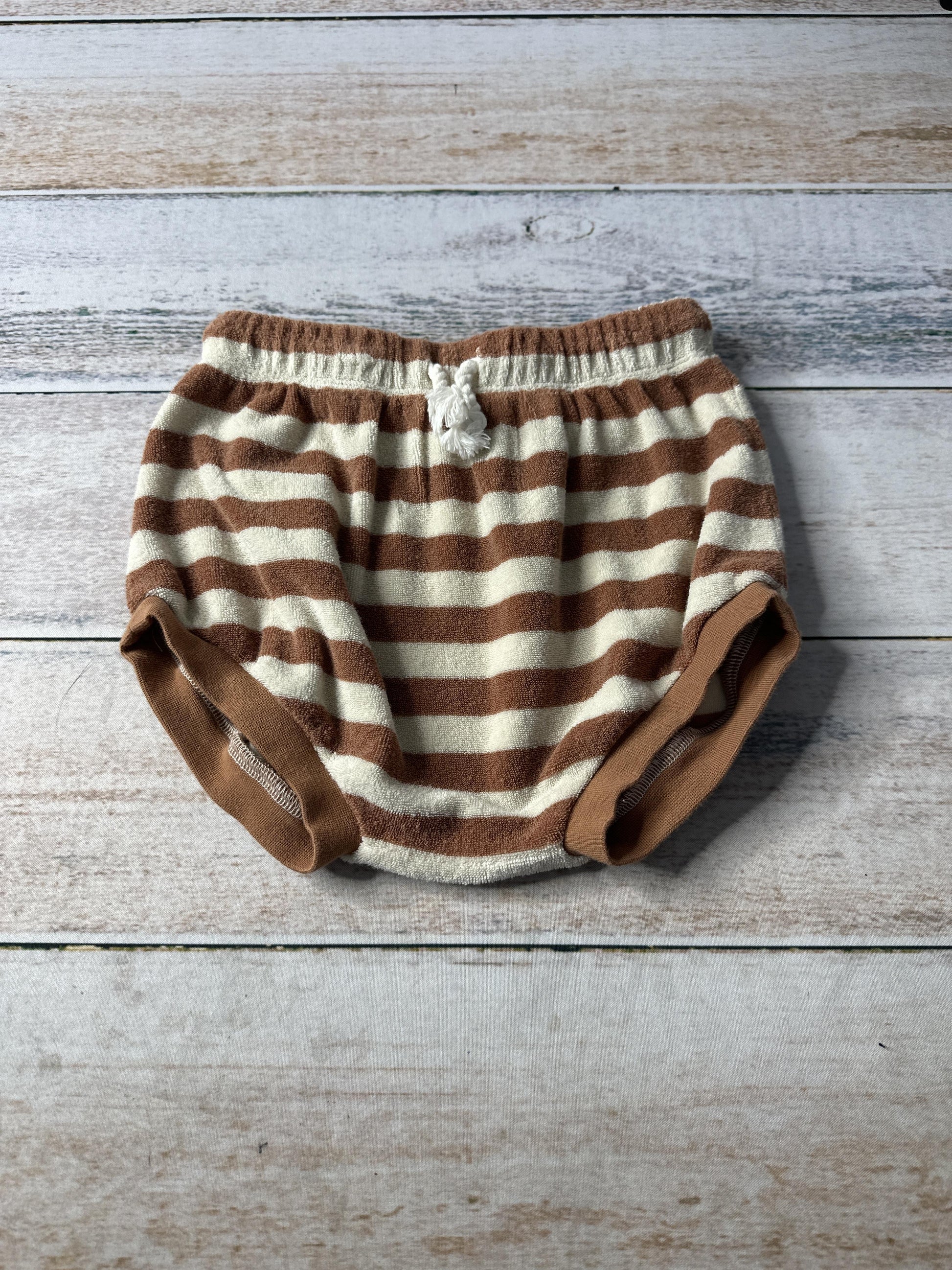 Unisex Shorts Size: 2T