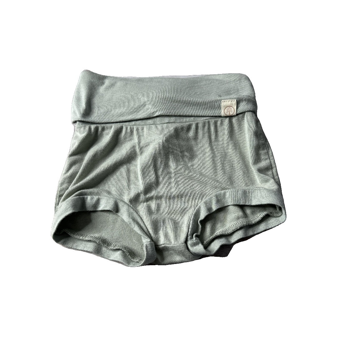 Tenth + Pine Unisex Shorts Size: 2T