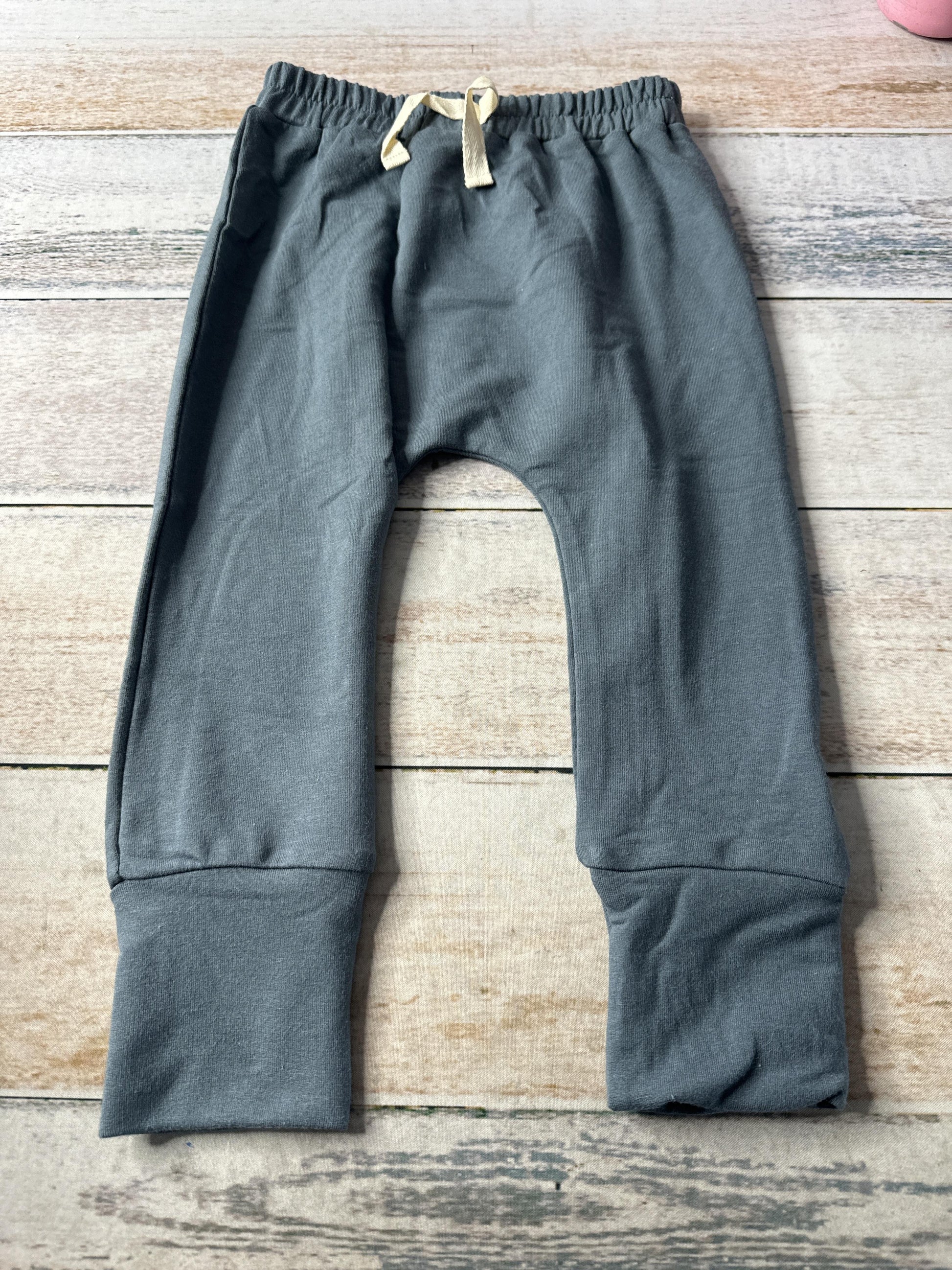 BabySprouts co Unisex Pants Size: 2T