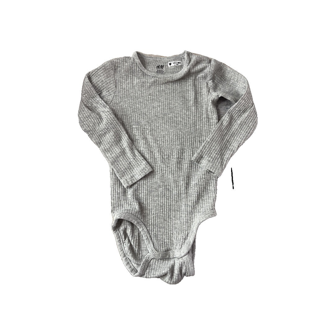 H&M Unisex Onesie Size: 2T