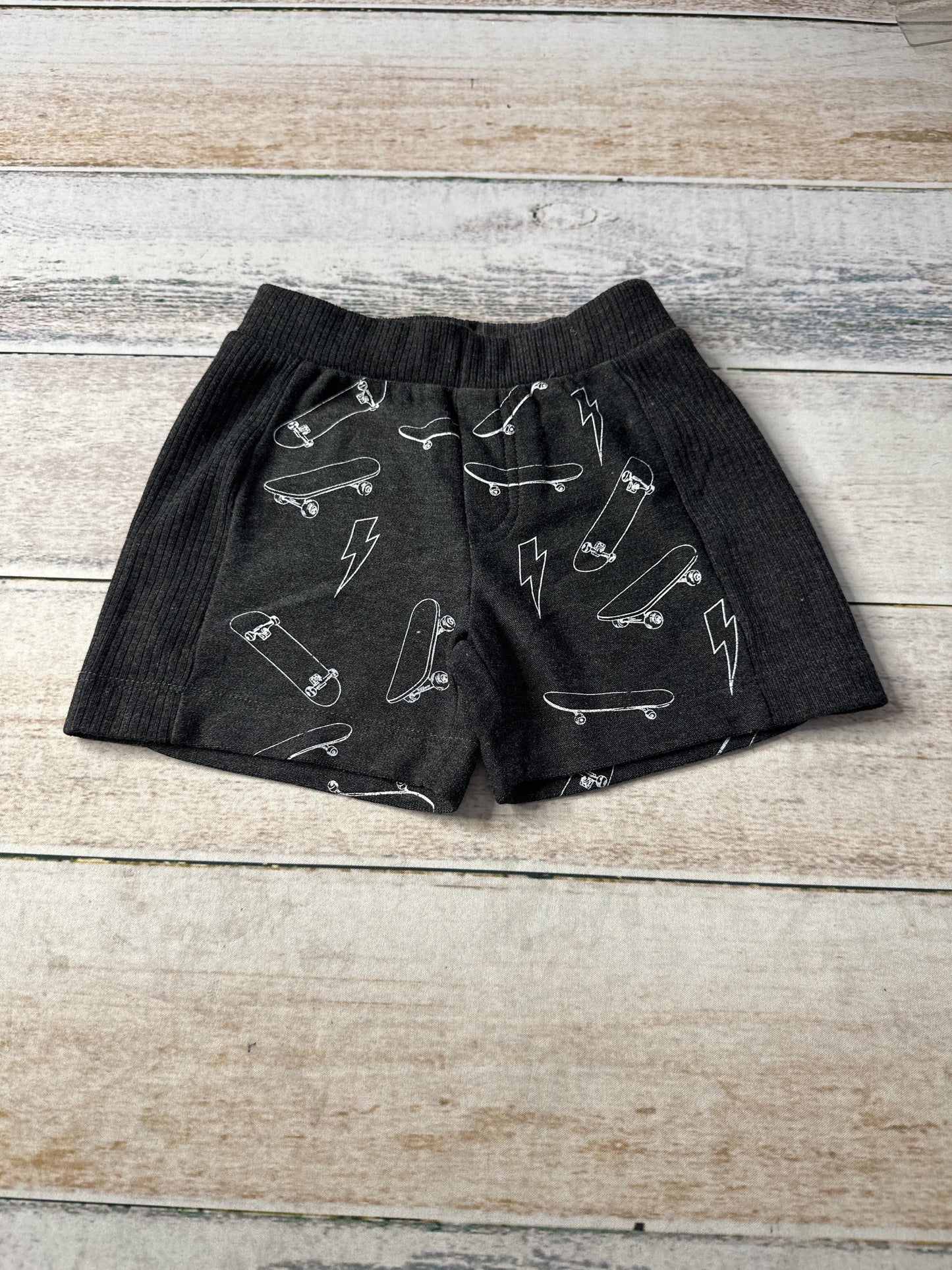 Chaser Unisex Shorts Size: 2T