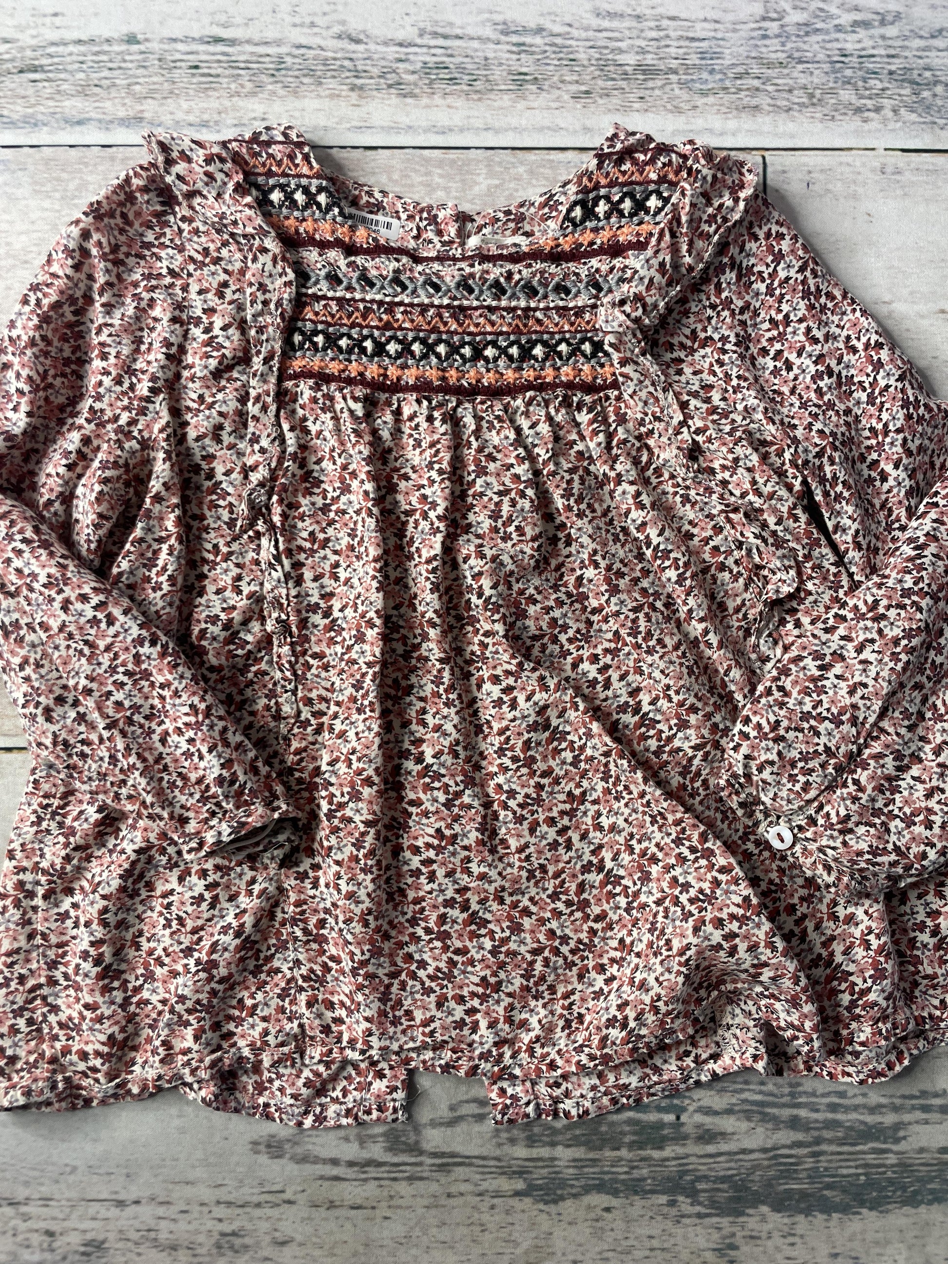 Unisex Shirt Size: 3-4 Years