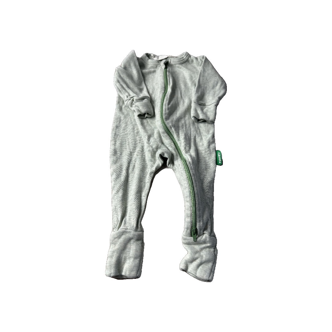 Unisex Pajamas Size: 3-6 months