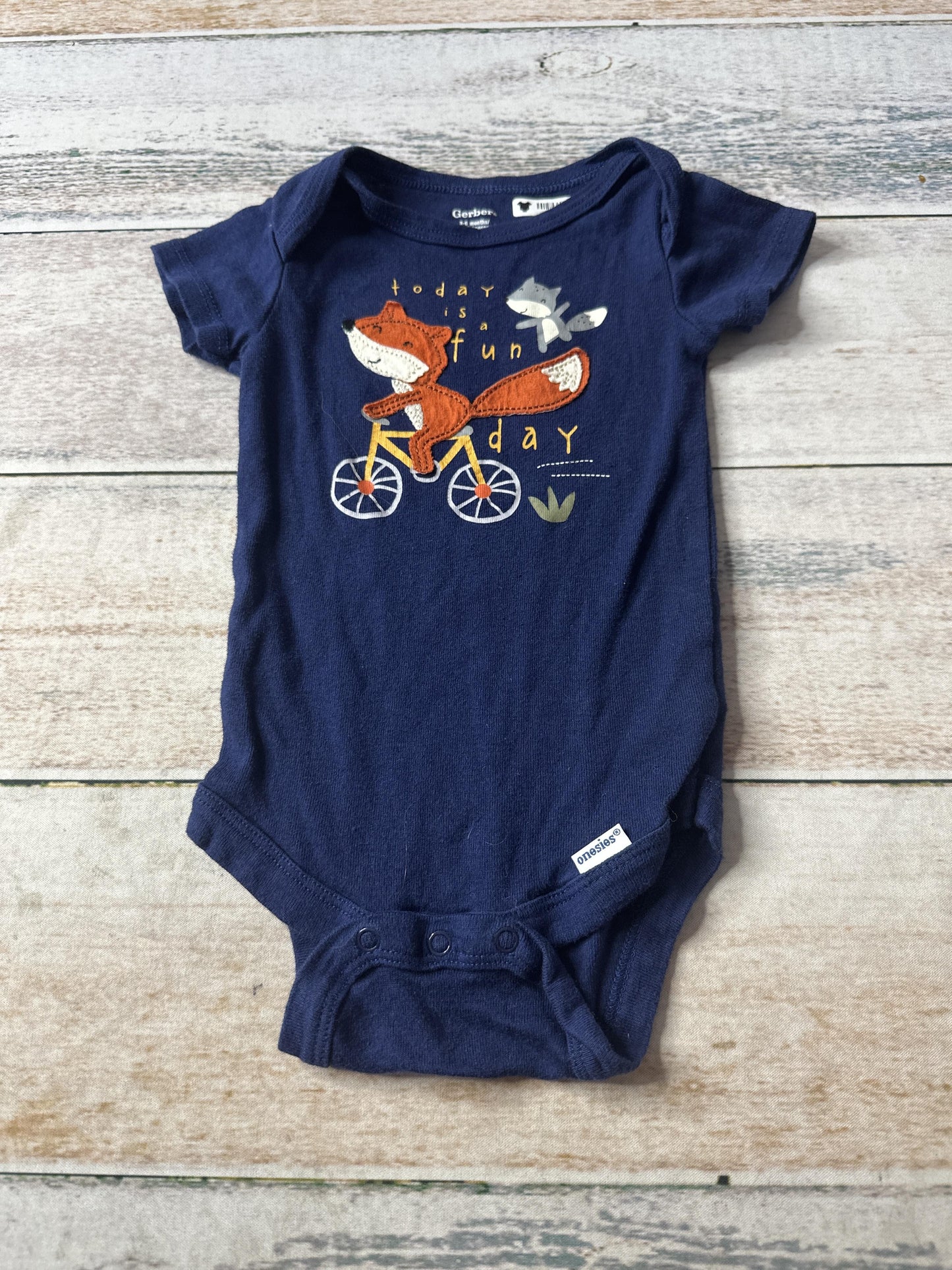 Gerber Unisex Onesie Size: 3-6 months