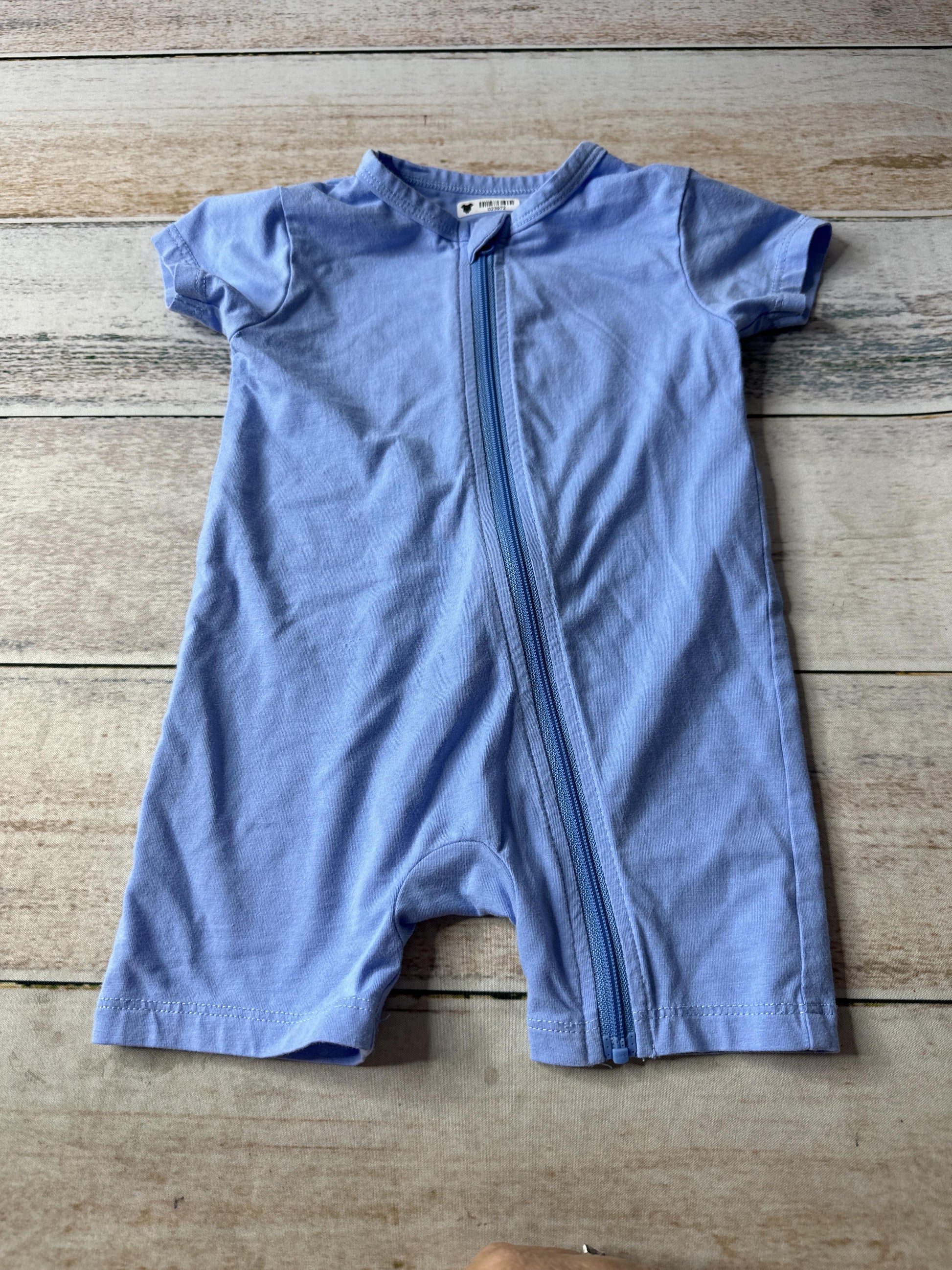 Unisex Romper Size: 3-6 months