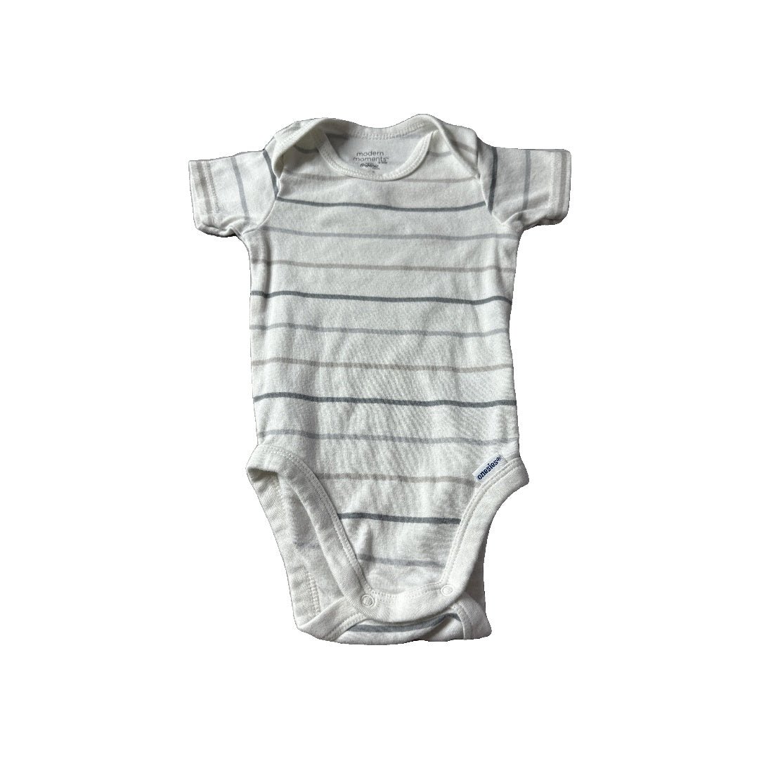 Modern Moments Unisex Onesie Size: 3-6 months