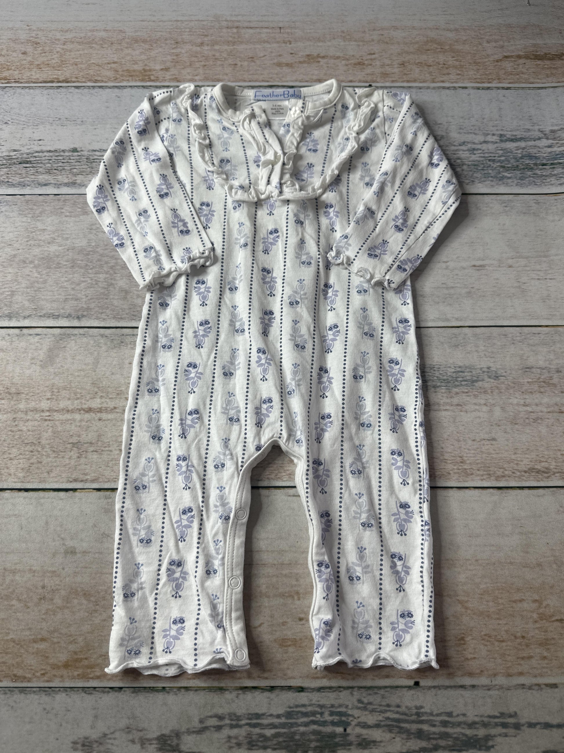 Feather Baby Unisex Long Sleeve Outfit Size: 3-6 months