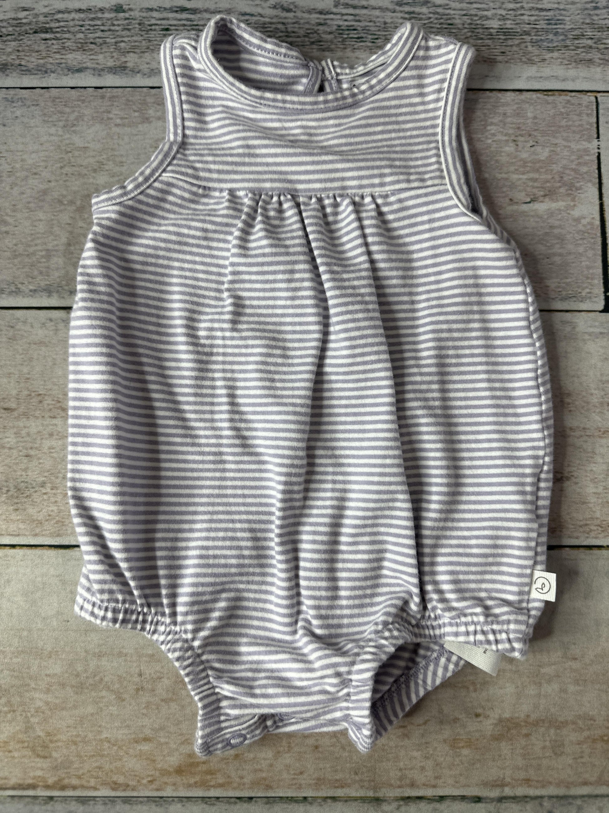 Unisex Romper Size: 3-6 months