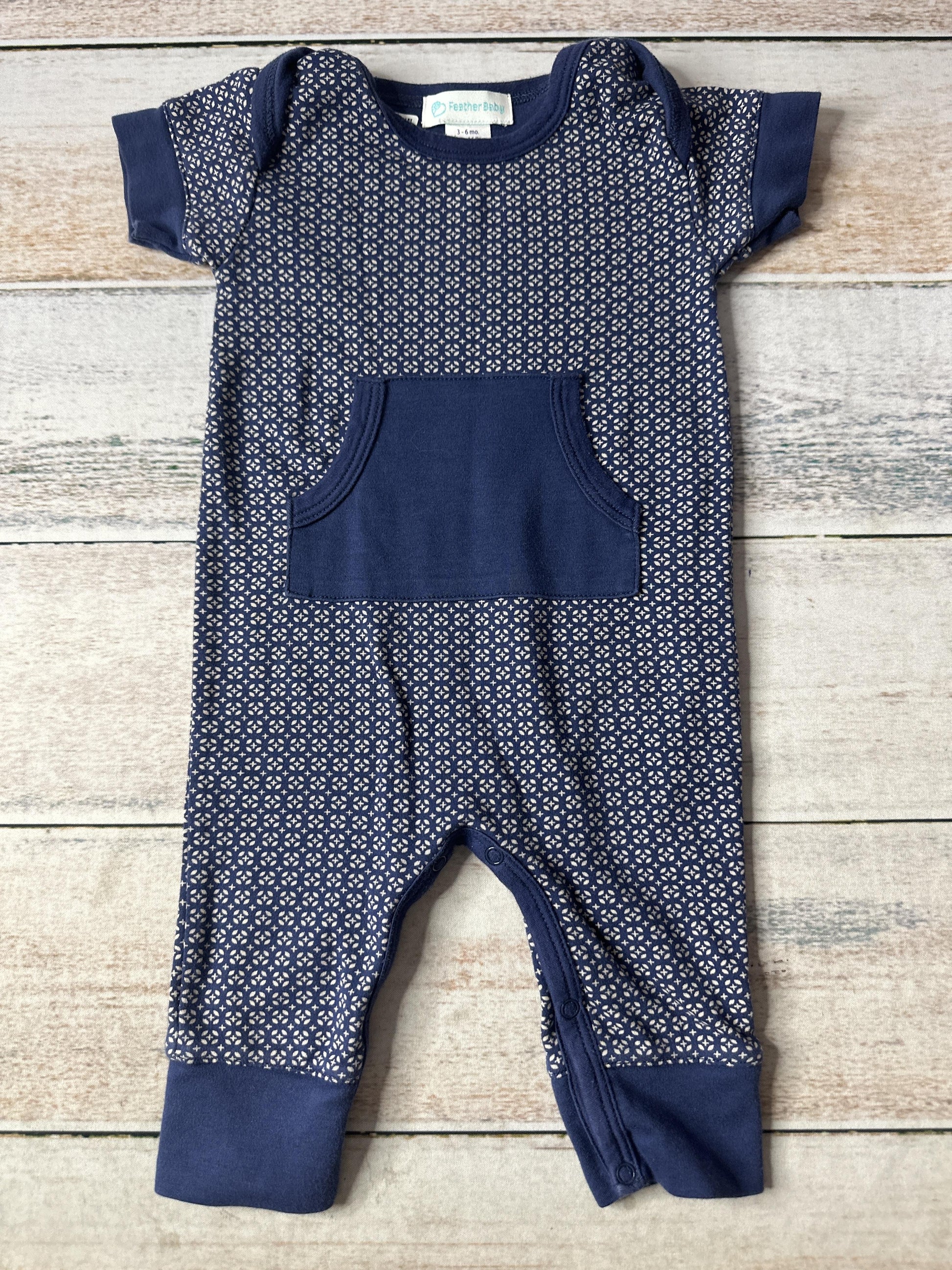 Unisex Romper Size: 3-6 months
