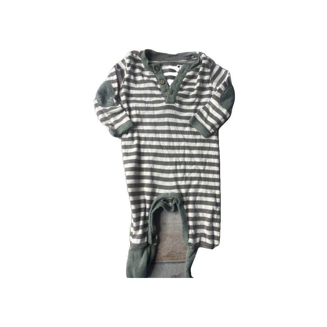 Unisex Long Sleeve Outfit Size: 3-6 months